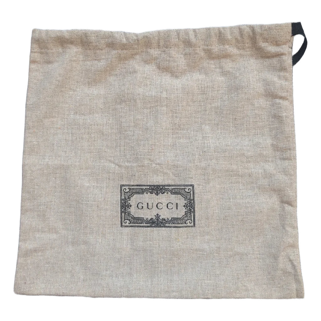 Gucci distbag for Pre-owned Gucci Strawberry Cross Body Bag Black & White