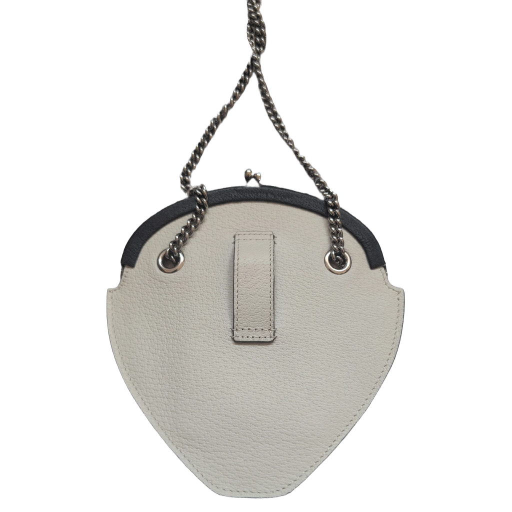 bag of the Pre-owned Gucci Strawberry Cross Body Bag Black & White
