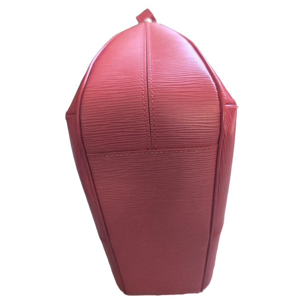 bottom corners of Pre-owned LOUIS VUITTON Rouge Epi Leather Turenne Bag