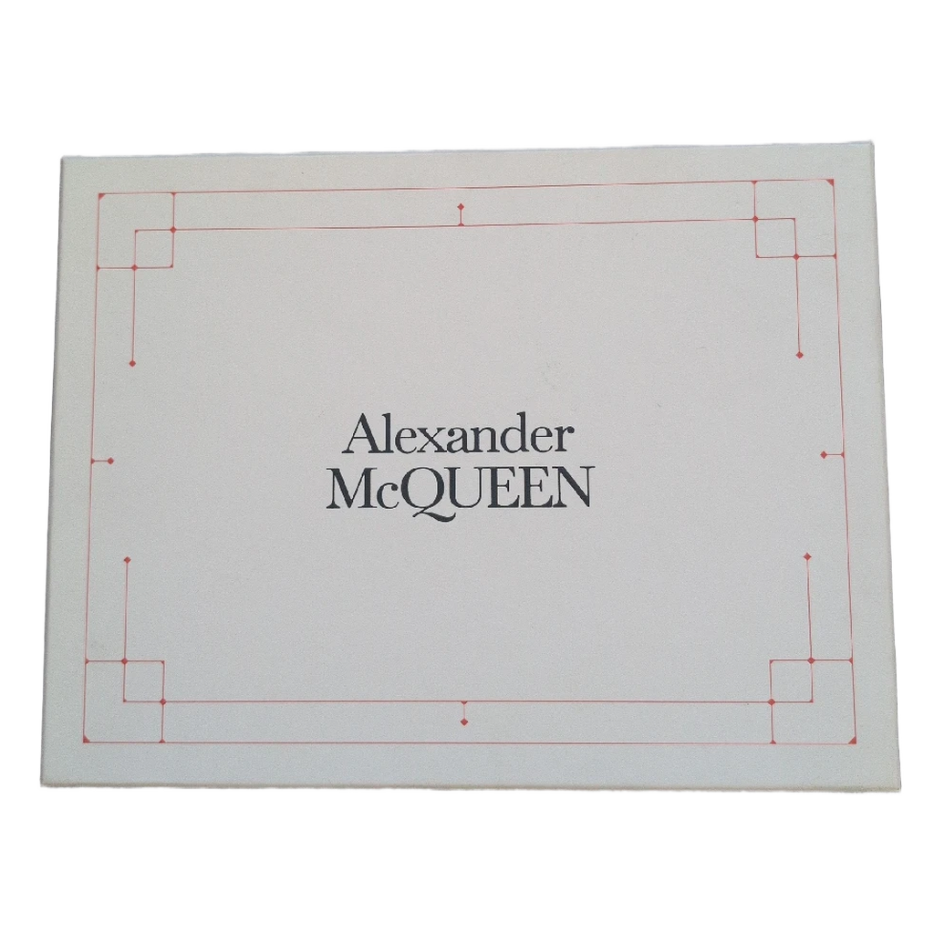 Alexander McQueen box fof Pre-Owned Alexander McQueen Skull Jewelled  Croc-Embossed Chain Shoulder Bag