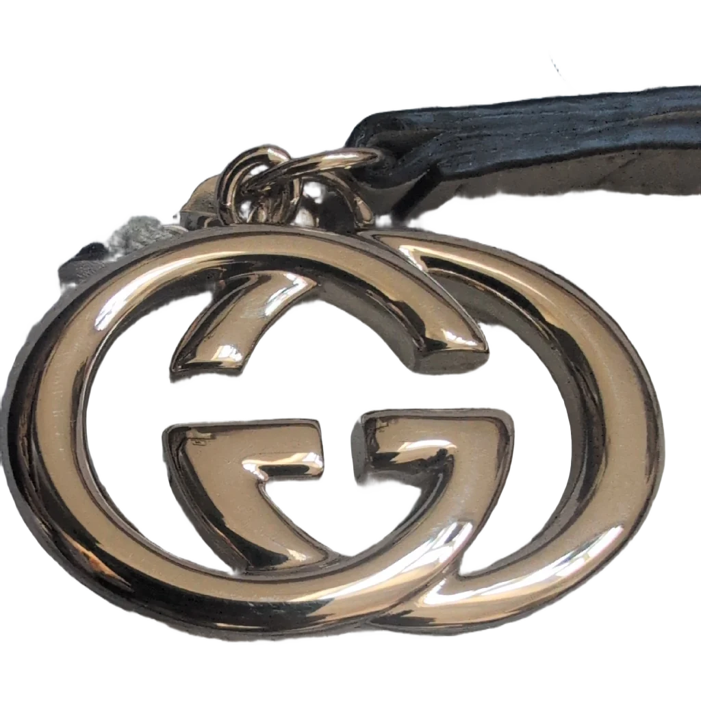 hardware on Pre-Owned Gucci Beige Leather Pouch Clutch