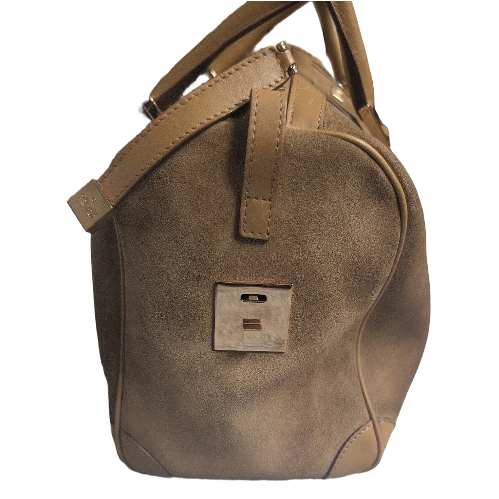 showing close up of closure for Pre-Owned Gucci Mustard Brown Suede Boston Bag 
