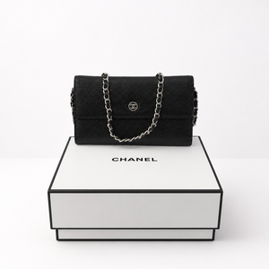 Pre-Owned Chanel Vintage Black Caviar Leather Wallet with Added Chain