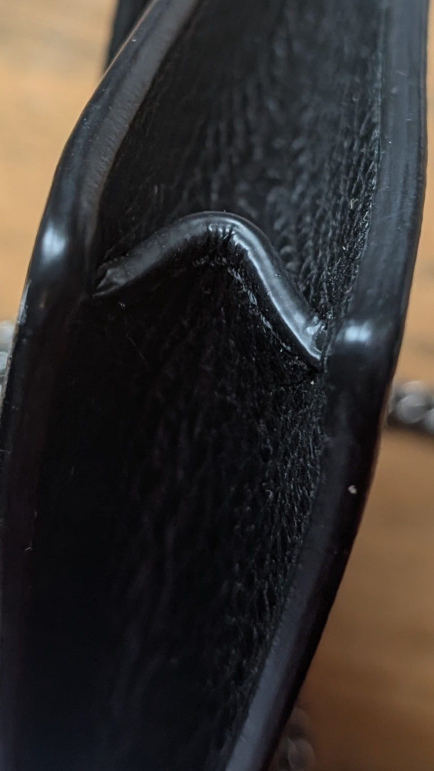 corners of Pre-Owned Gucci Dionysus Black Pebbled Leather Mini Bag