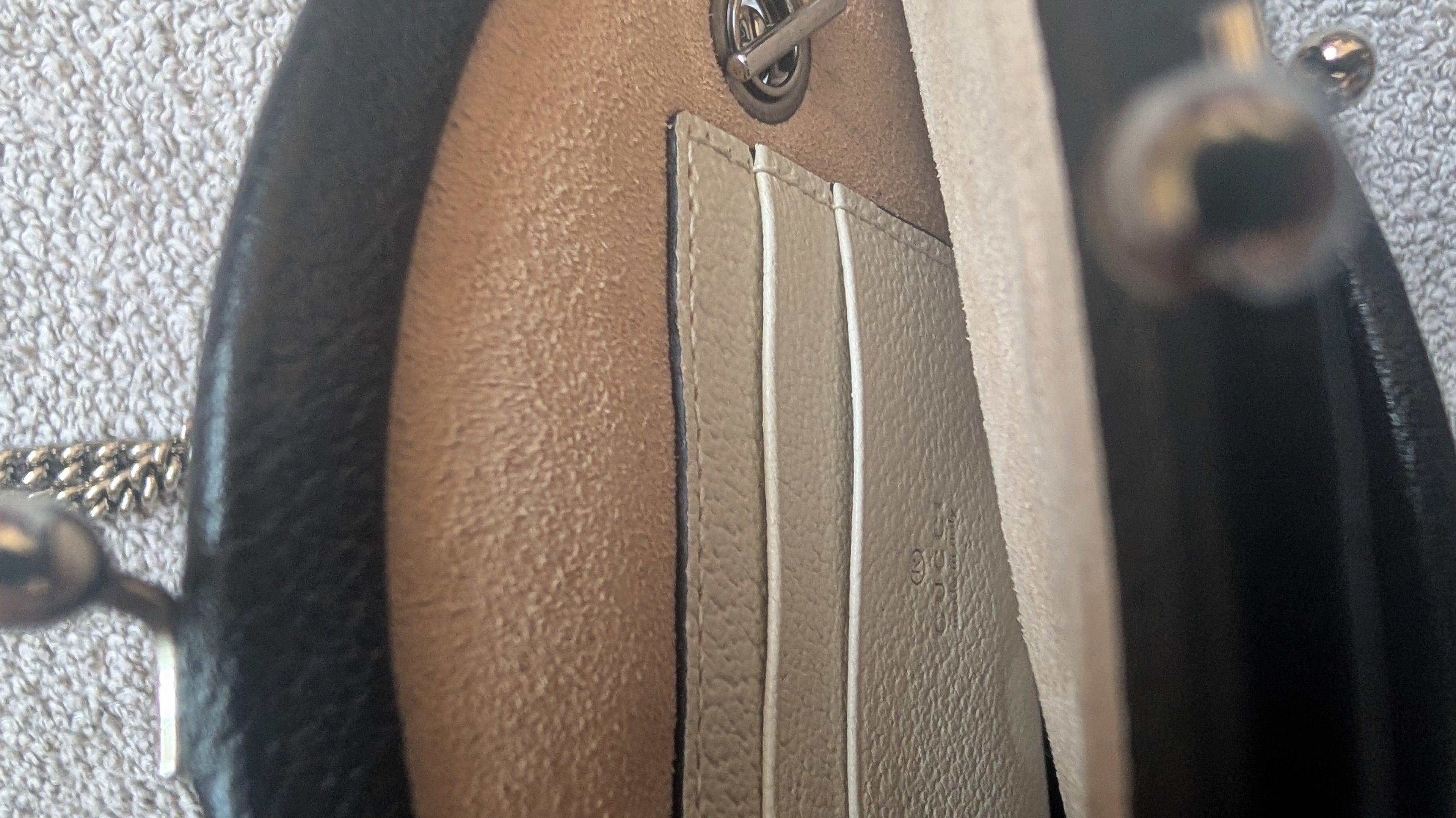 inside of the Pre-owned Gucci Strawberry Cross Body Bag Black & White