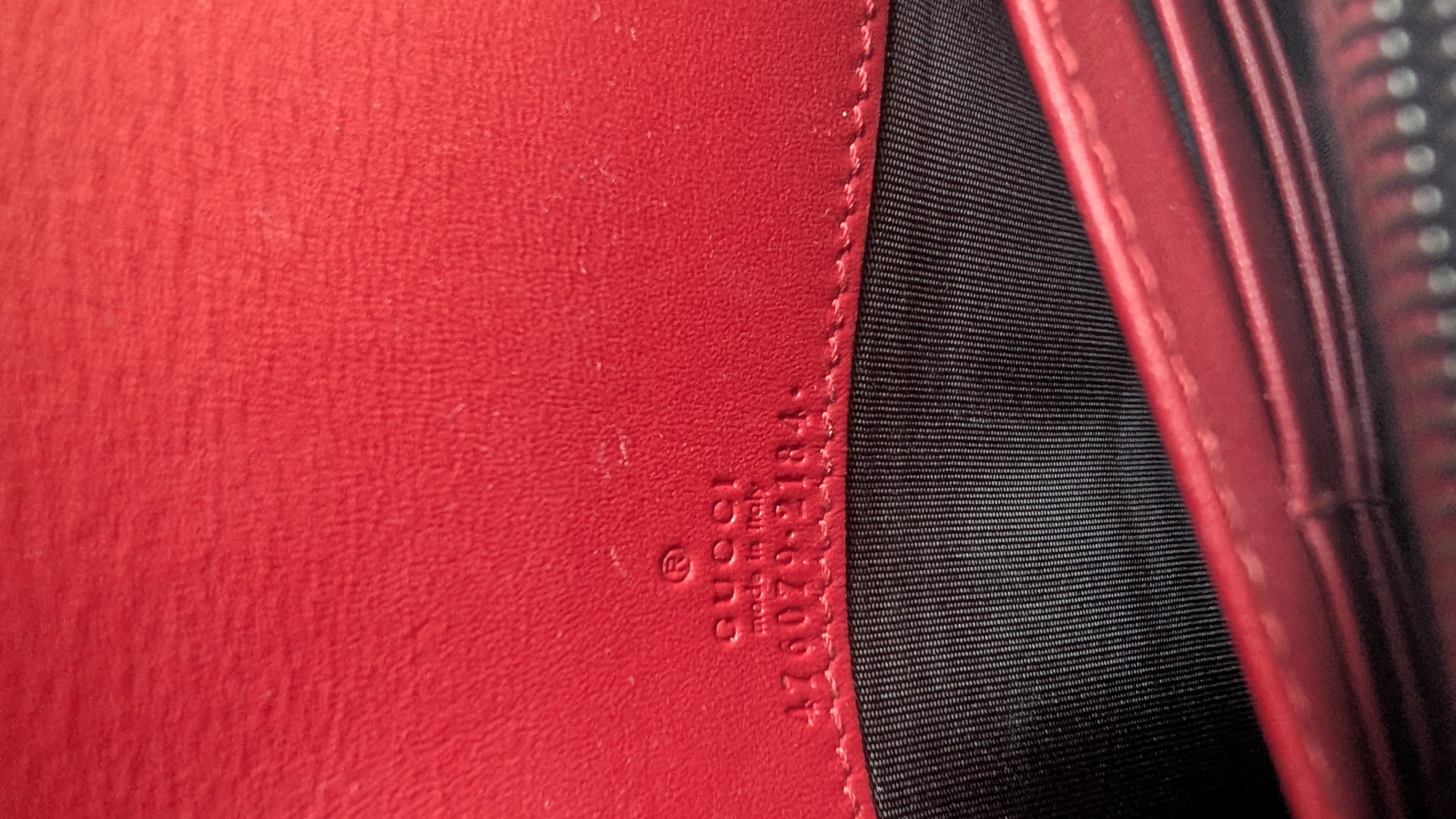 gucci serial number inside Pre-owned Gucci Queen Bee On Removable Chain
