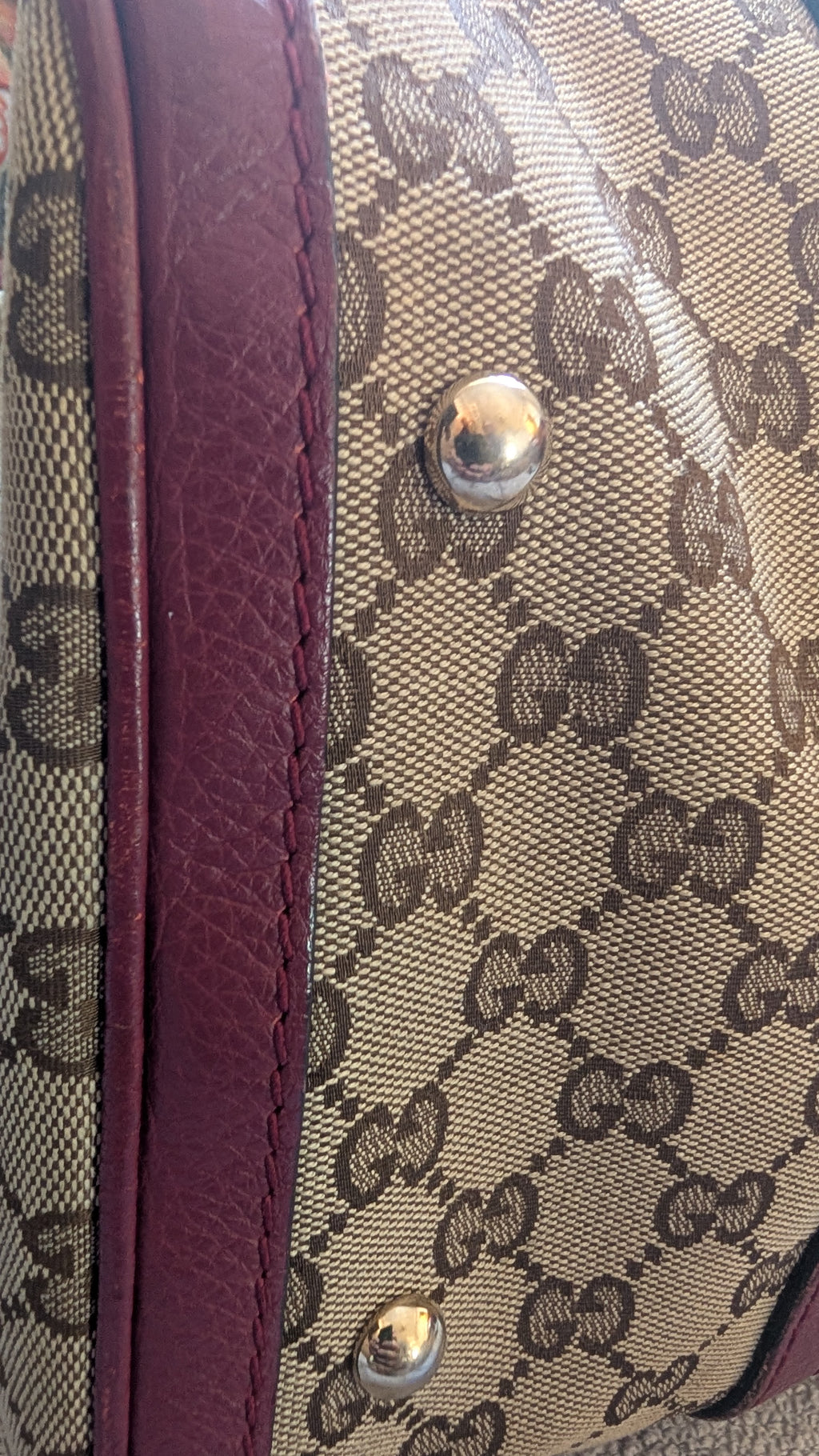 other side of bottom Pre-Owned Gucci Brown GG Canvas/Pink Striped Boston Bag