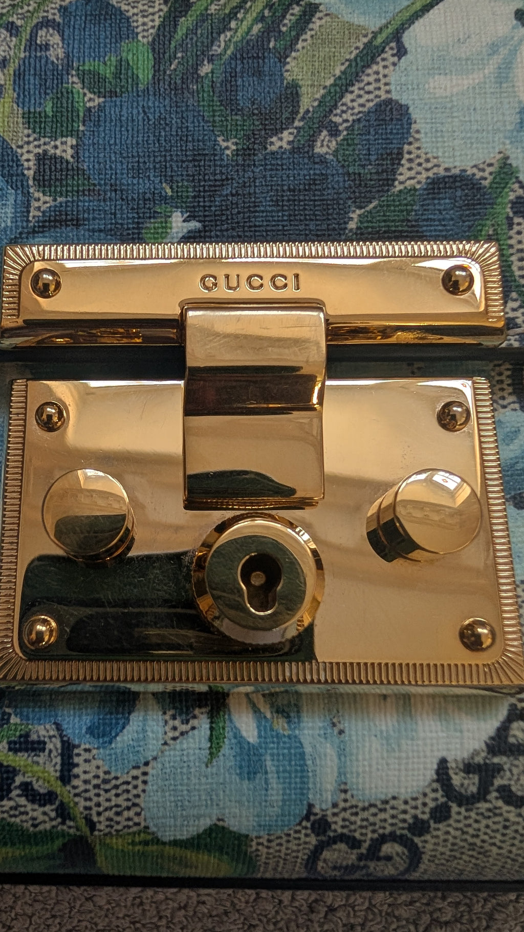 gold padlock hardware Pre-owned Gucci Bloom GG Padlock Bag in Blue and Grey