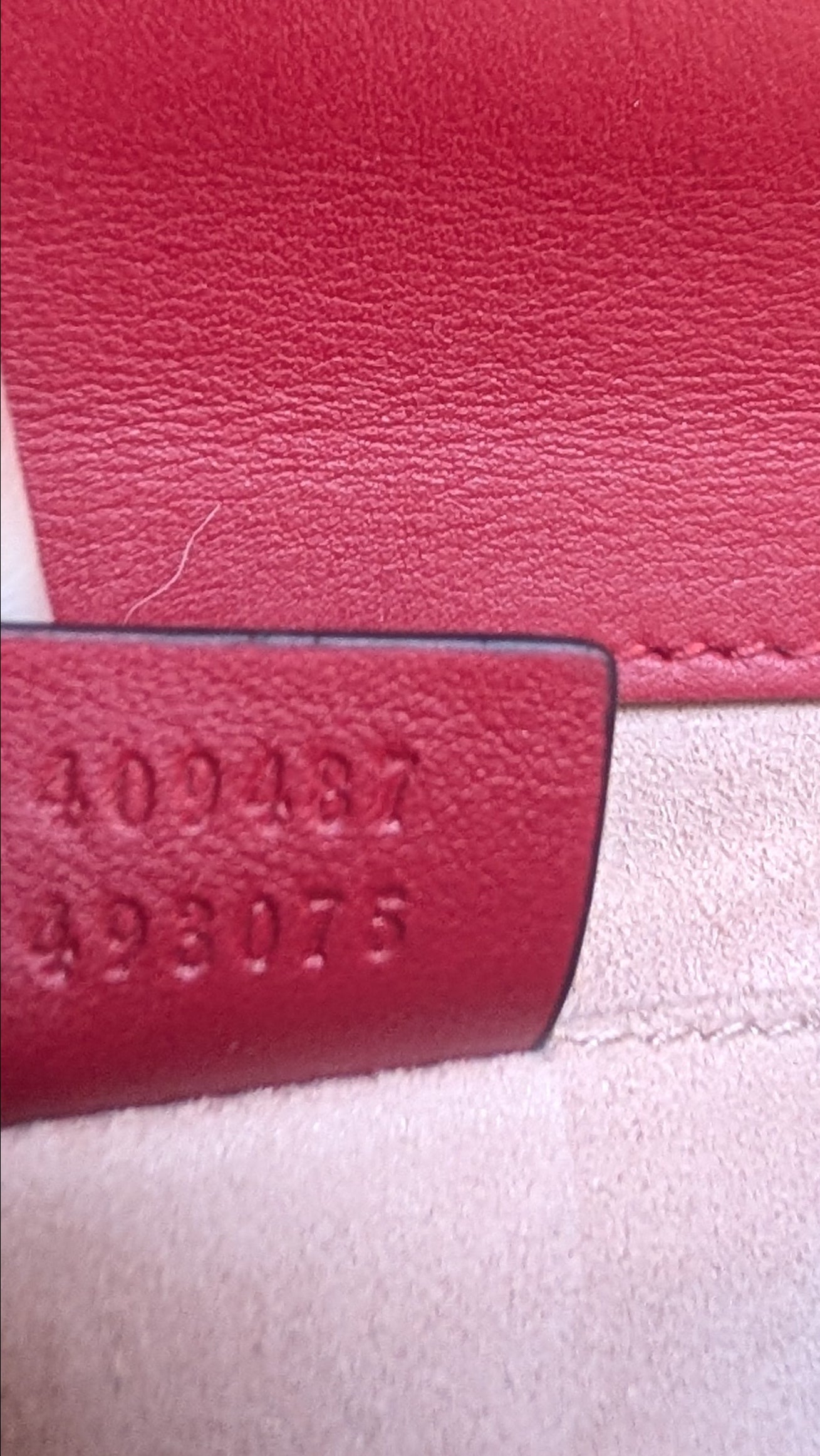 close-up of serial number for Pre-owned Gucci Bloom GG Padlock Bag in Blue and Grey