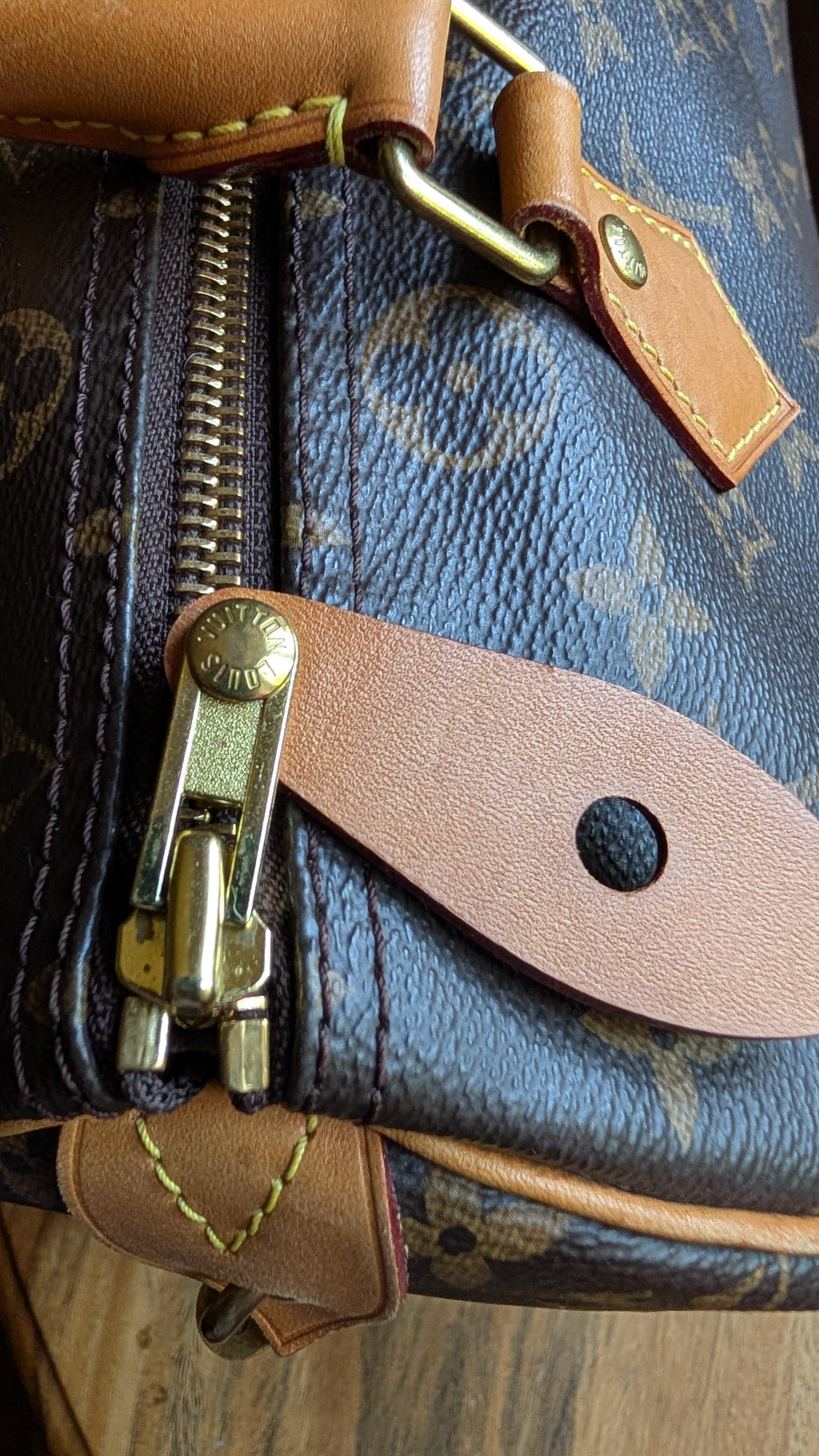 zip close up Pre-Owned Louis Vuitton Speedy 30 Monogram