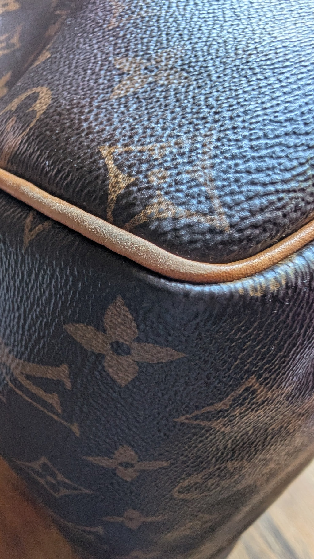 corner 2  Pre-Owned Louis Vuitton Speedy 30 Monogram