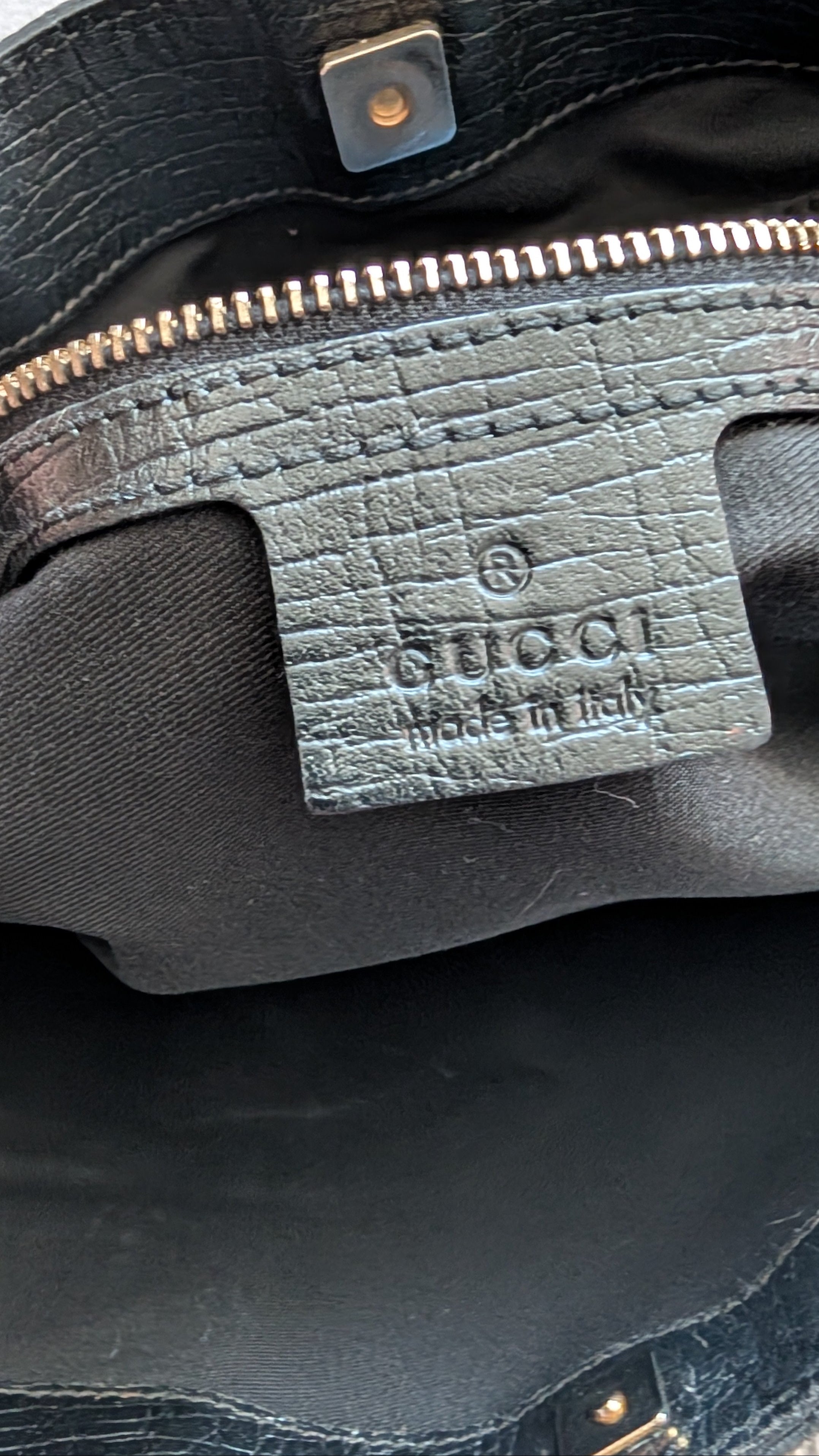 inside Gucci label Pre-Owned Gucci Horsebit Black Tote