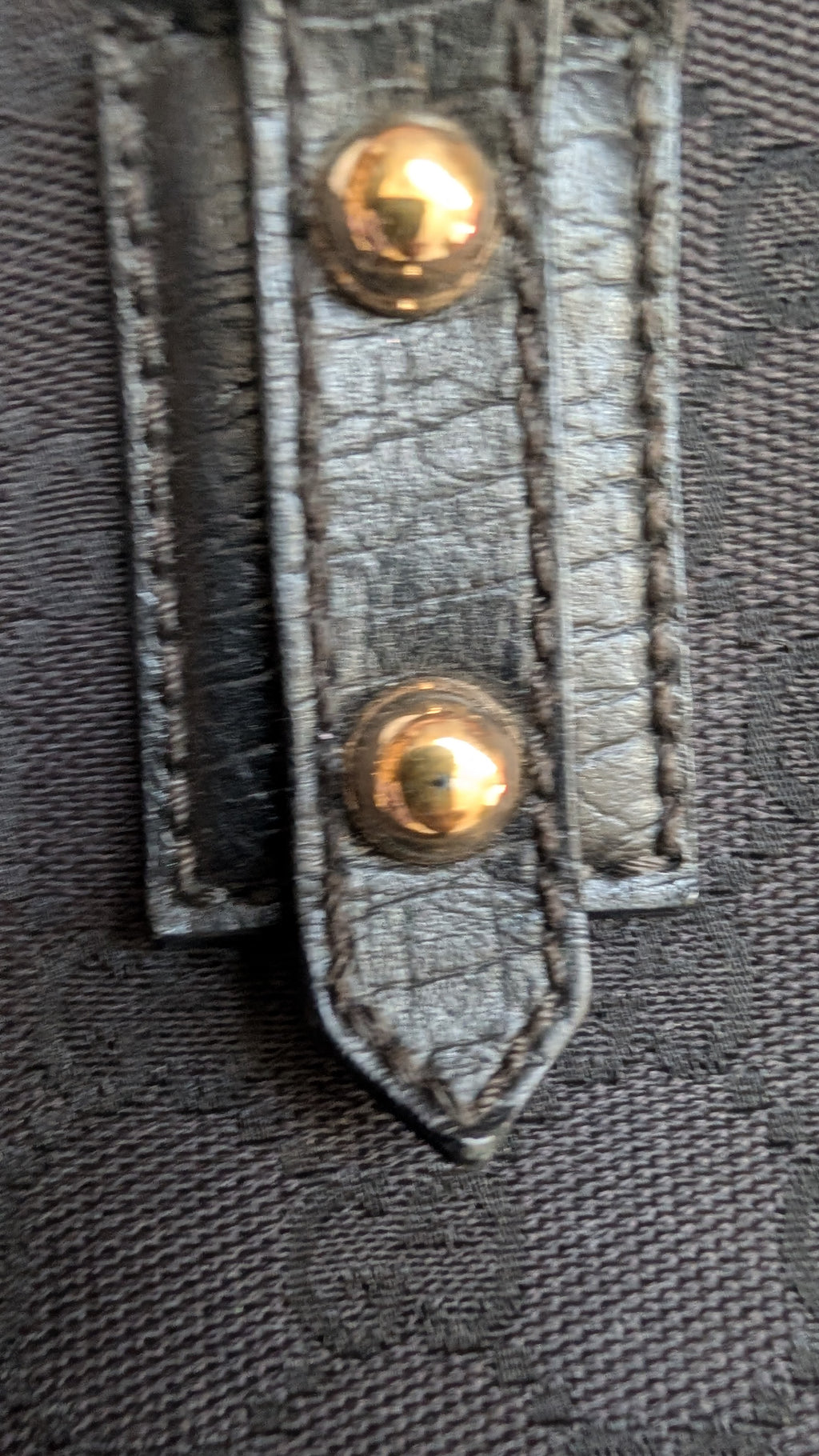 close up of gold stud Pre-Owned Gucci Horsebit Black Tote