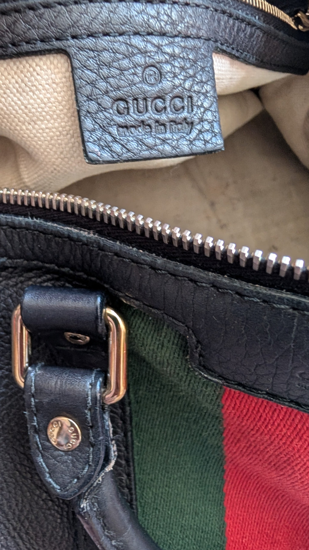 logo label insdie Pre-Owned Gucci Black Leather Striped Boston Bag with Strap