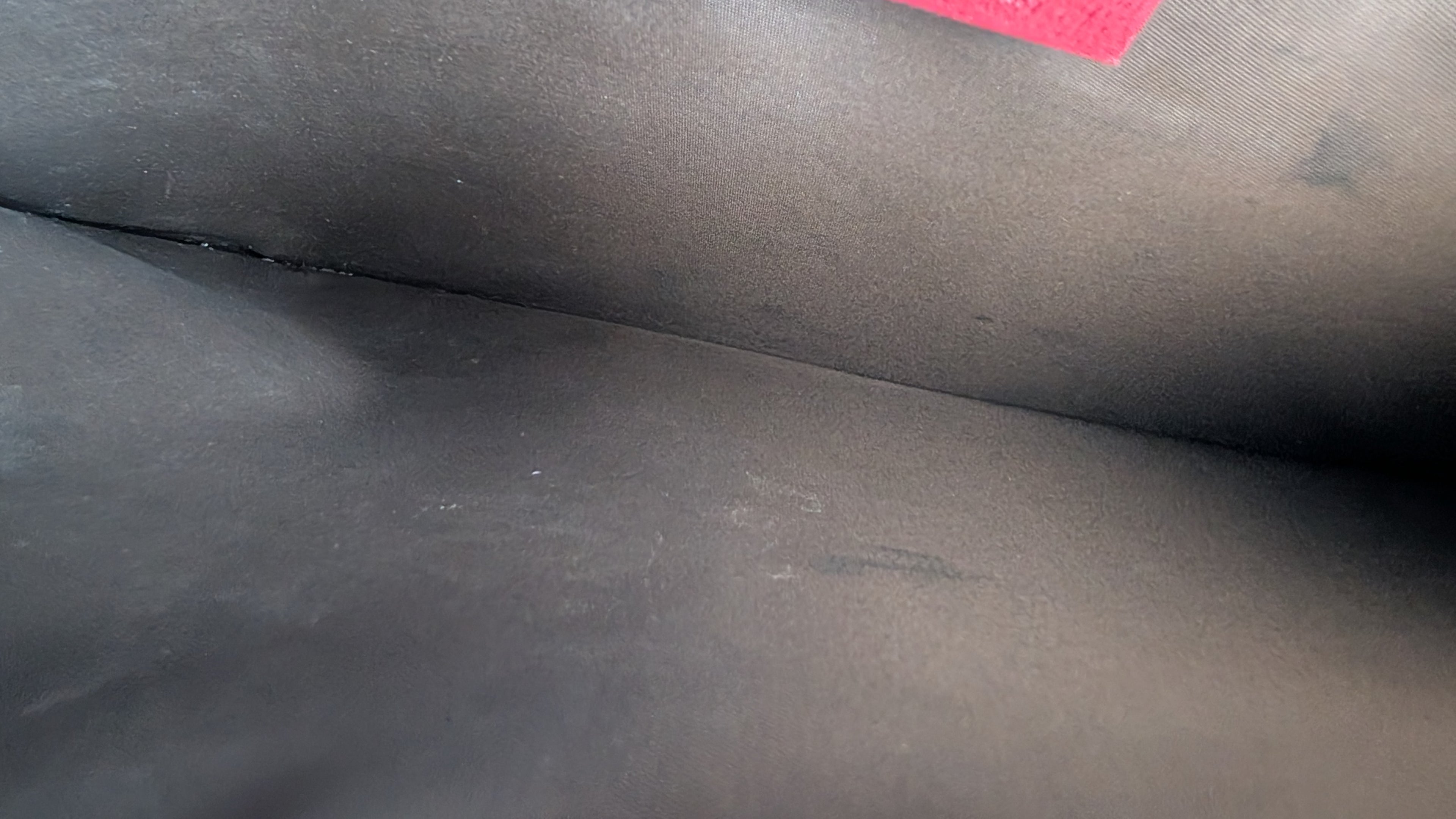 inside view of Pre-owned Gucci GG Supreme Tian Clutch Bag