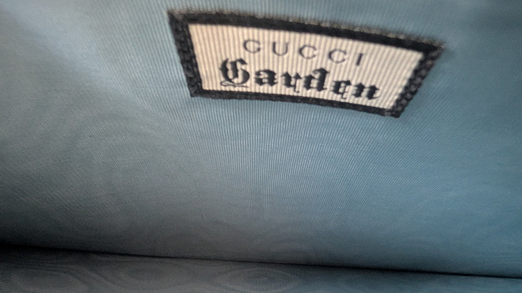inside gucci log Pre-owned Gucci Garden Leather Cat Head Clutch