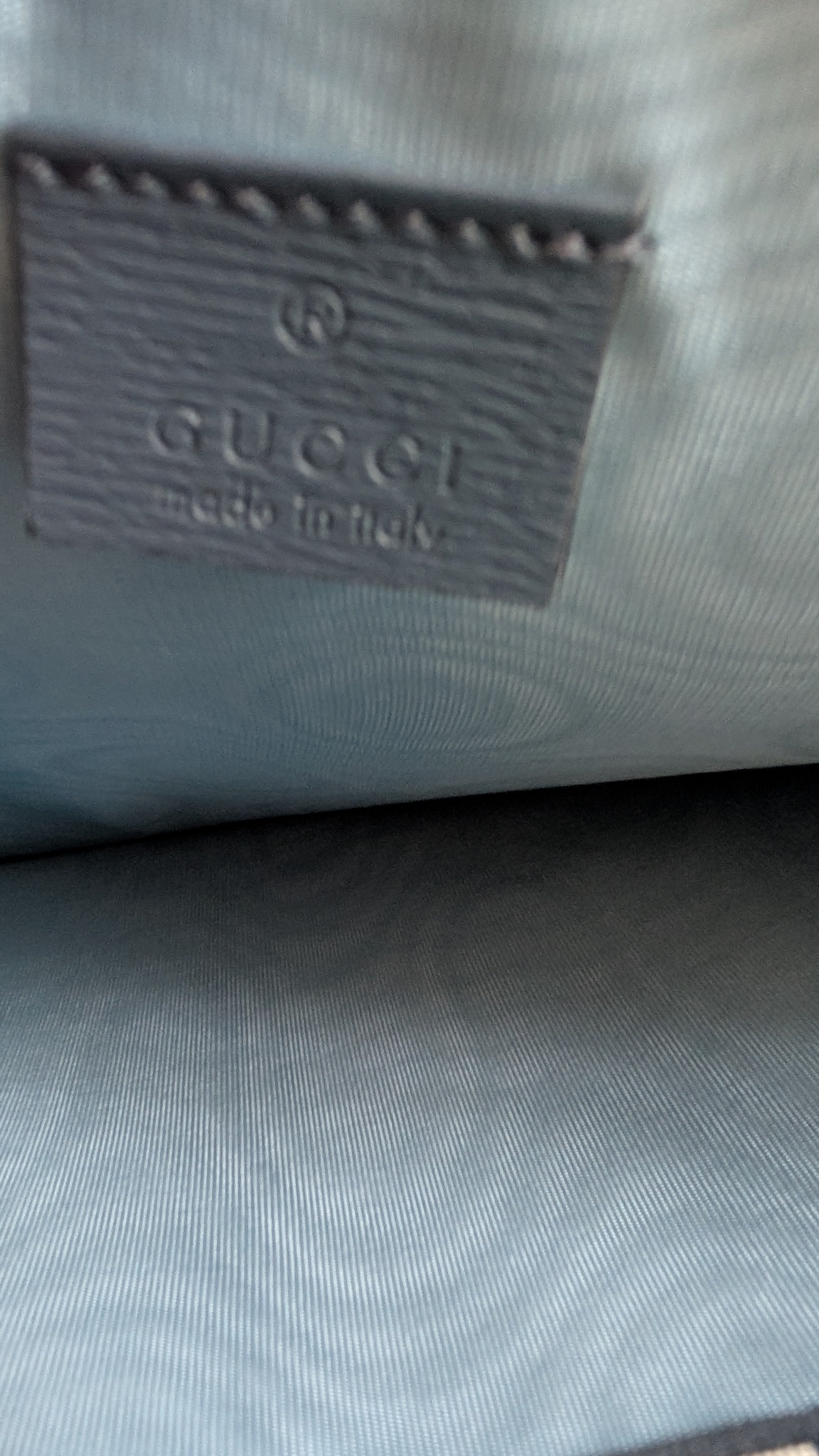 gucci logo label Pre-owned Gucci Garden Leather Cat Head Clutch