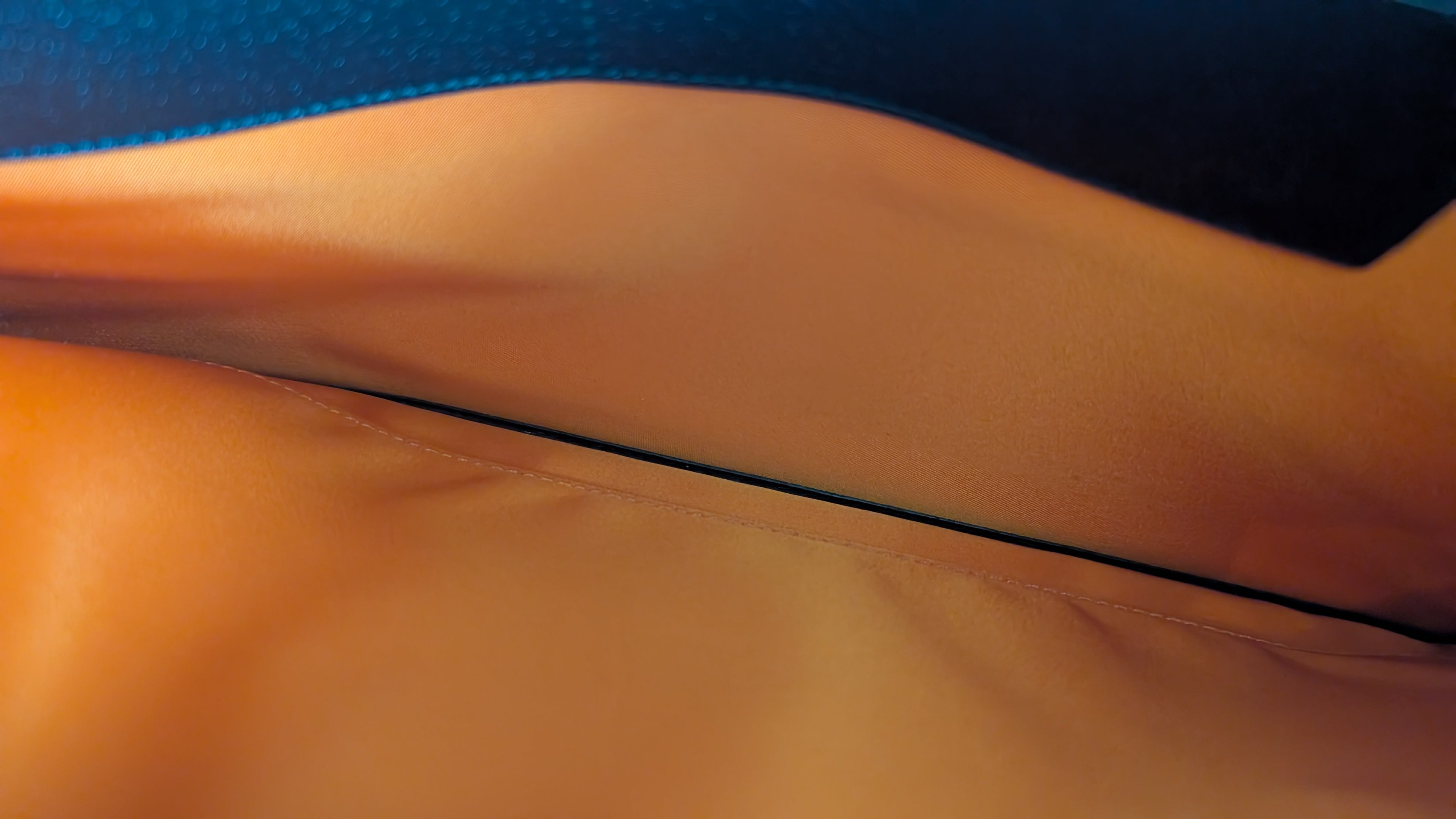 interior of Pre-owned Gucci Off The Grid High Orange Nylon Clutch Bag