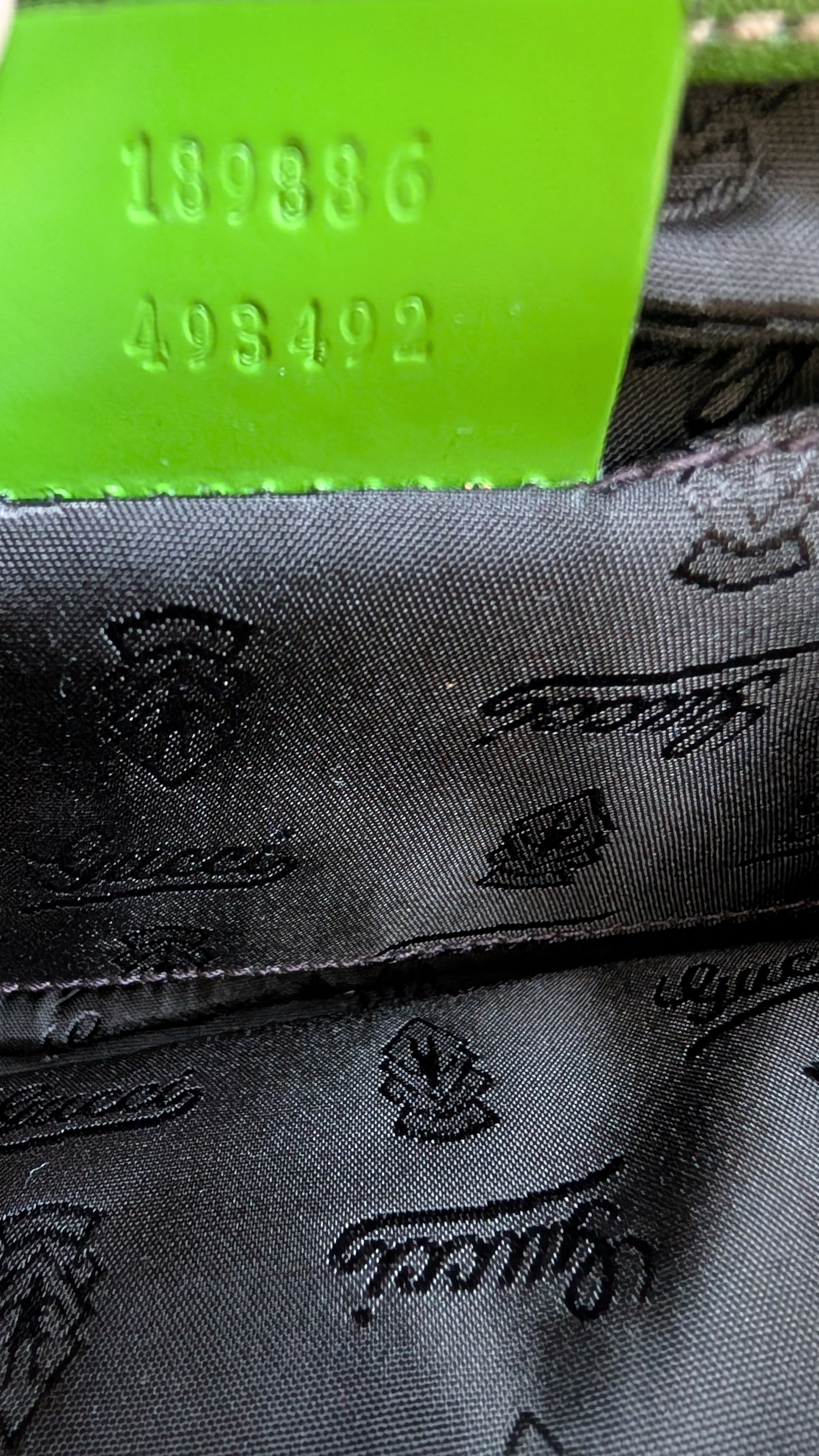 serial number for Pre-owned Gucci Green & Black Clutch Snake Print
