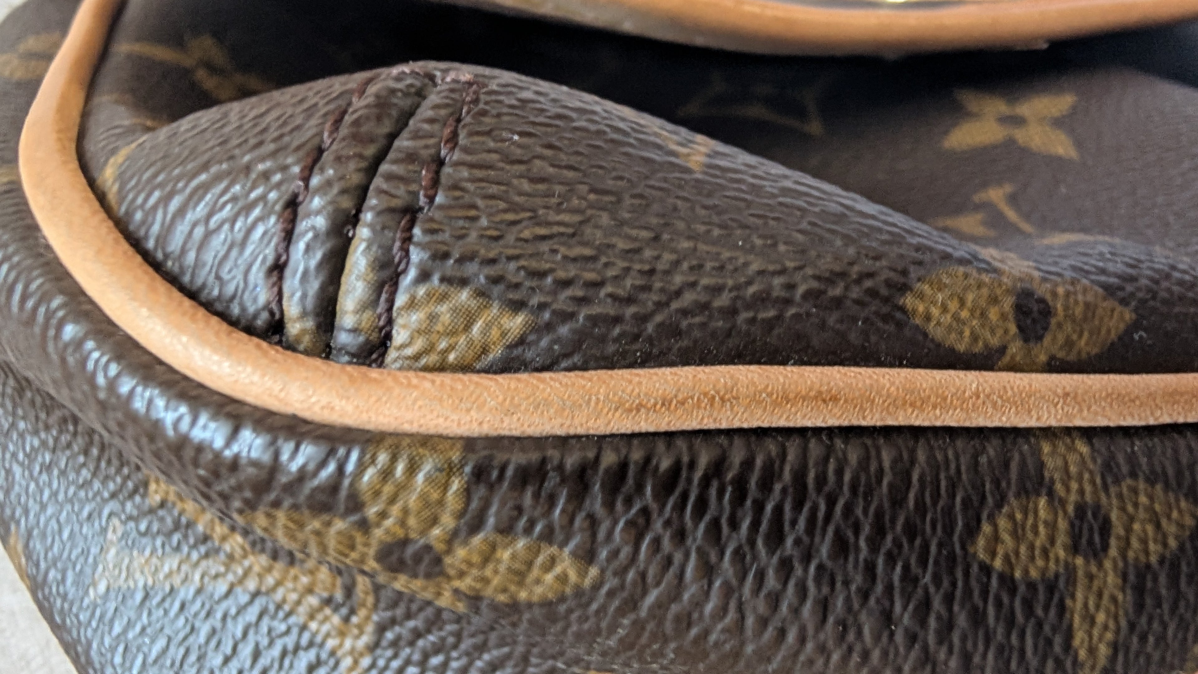 corner two Pre-owned Louis Vuitton Tikal Shoulder Bag PM Brown Canvas Leather Monogram