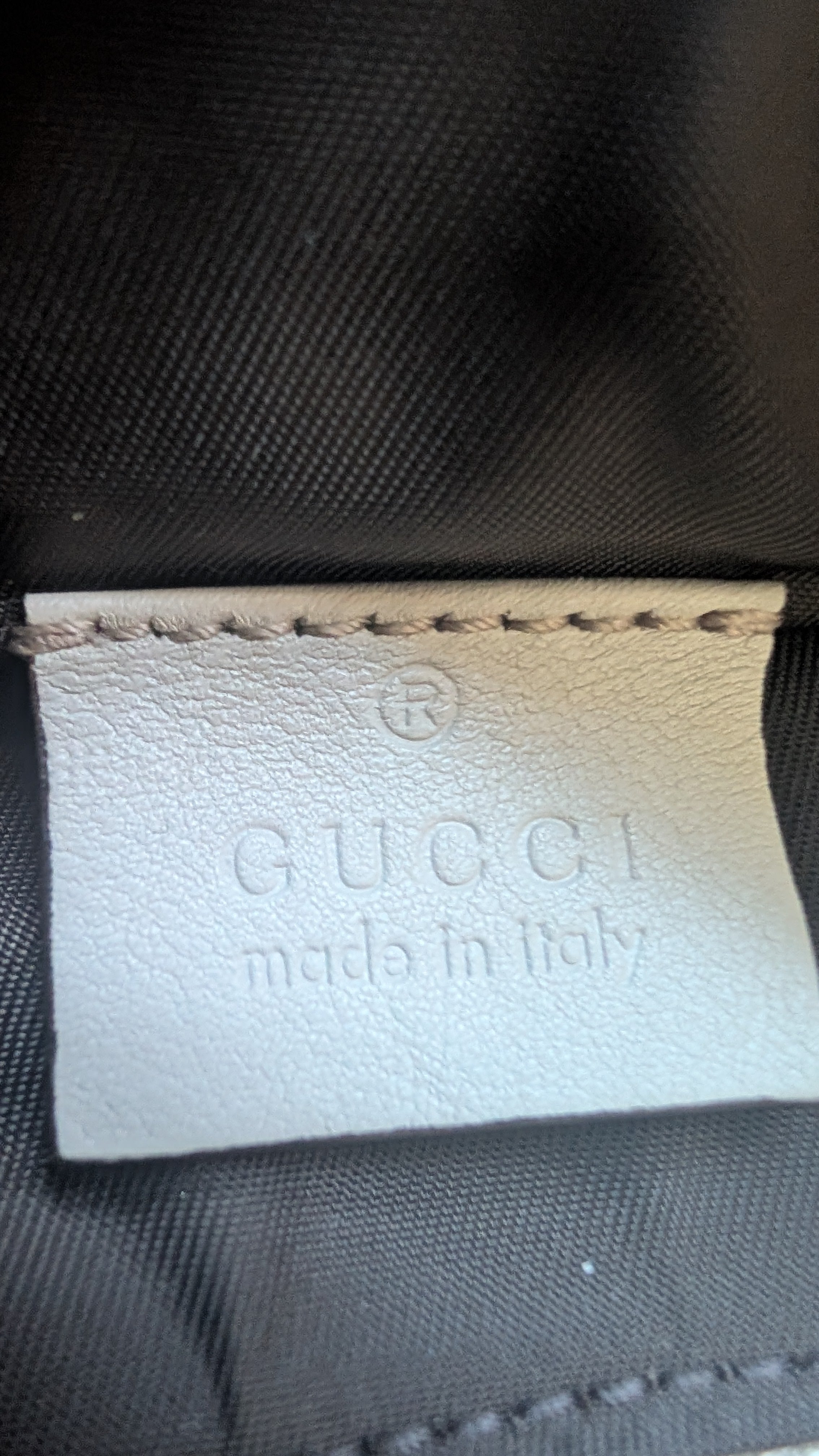 gucci leather label Pre-Owned Gucci Beige Leather Pouch Clutch
