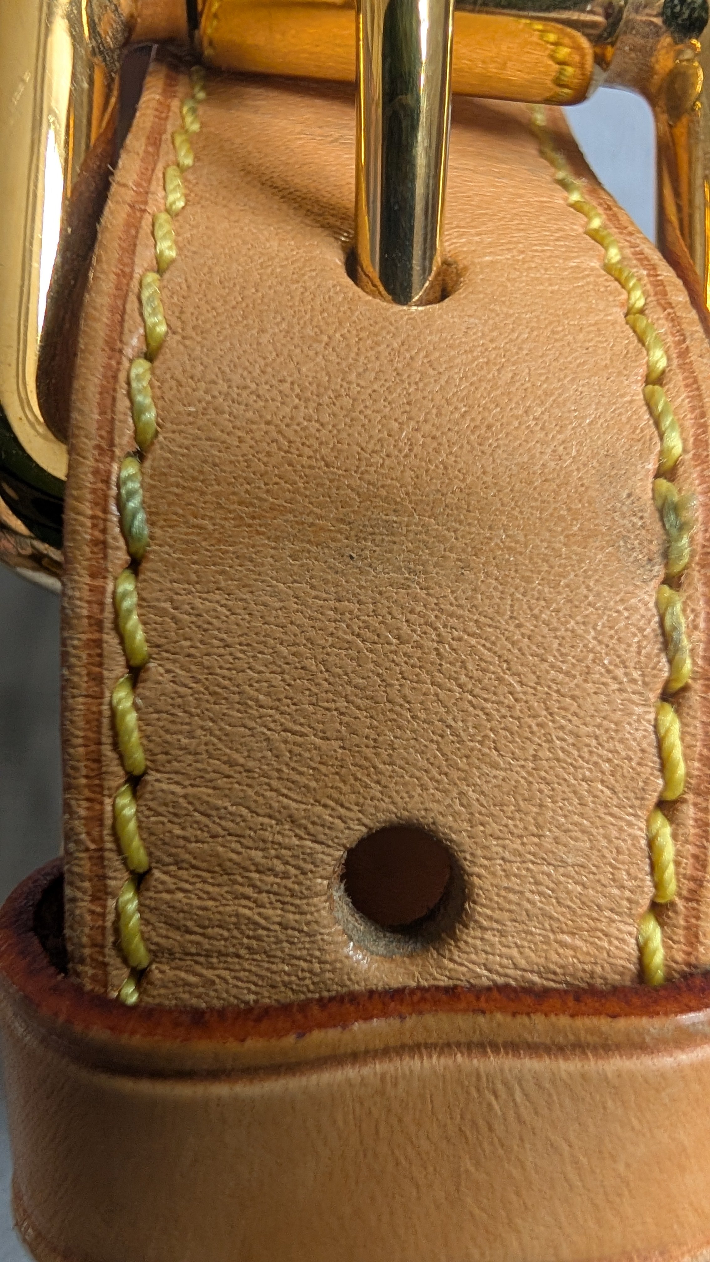 strap buckle Pre-Owned Louis Vuitton Hudson GM Monogram