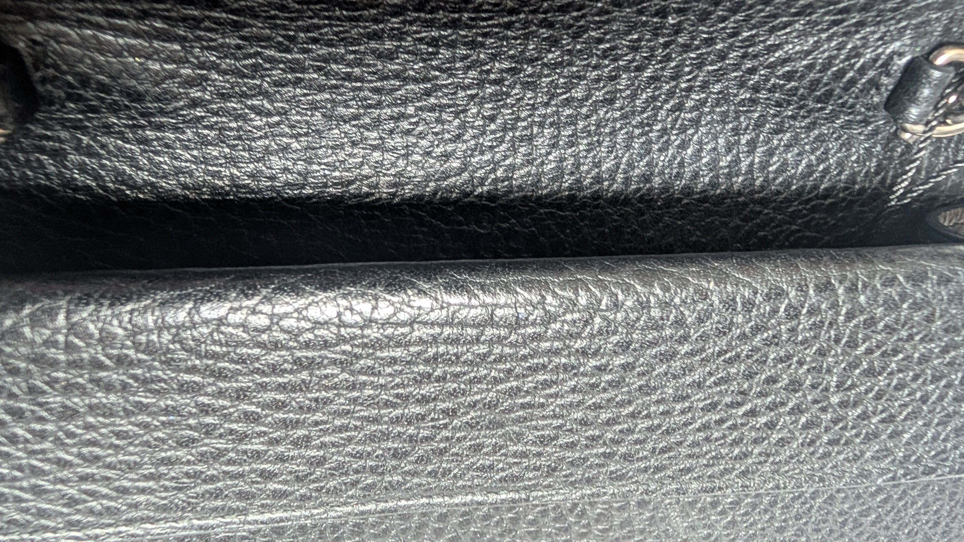 inside condition Pre-Owned Gucci Dionysus Black Pebbled Leather Mini Bag