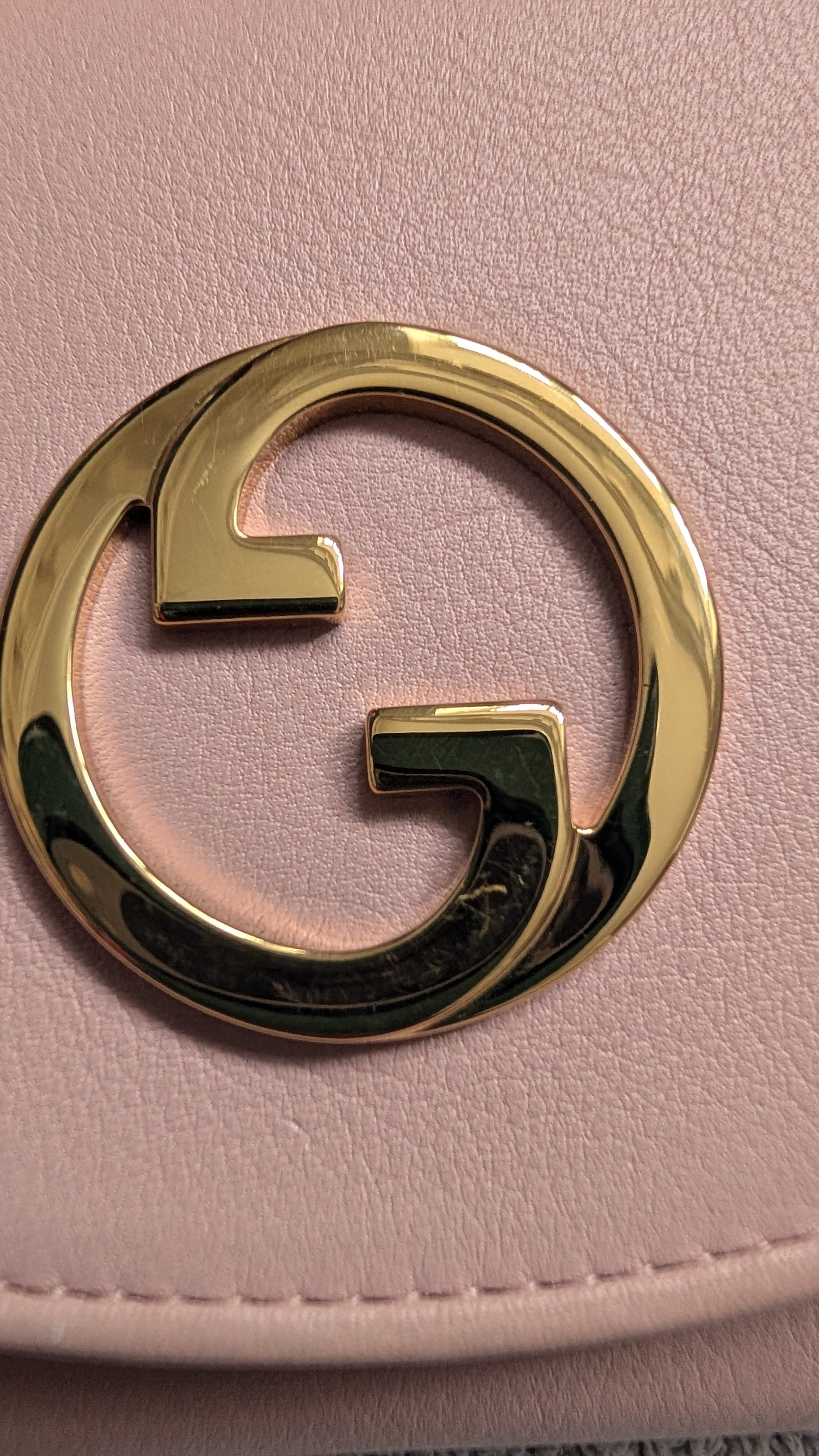 gg hardware close up Pre-Owned Gucci Blondie Medium Chain Wallet Pink