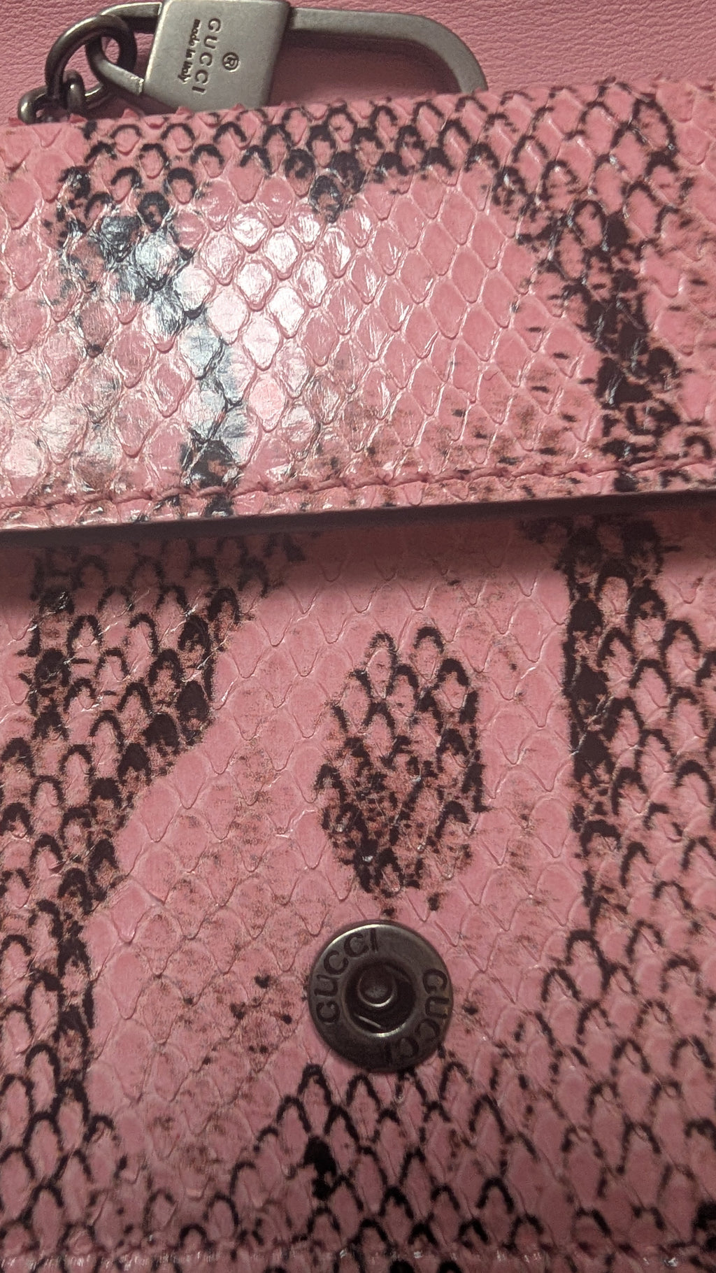 showing close up of the from popper Pre-Owned Gucci Dionysus Python Mini Pink Bag