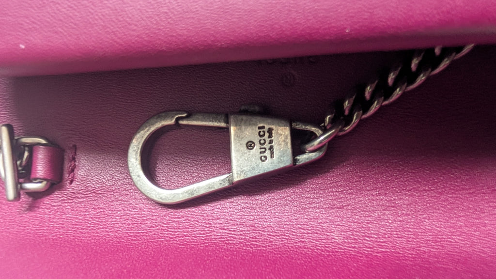 gucci silver clasp Gucci Dionysus Mini Chain bag in
purple velvet 