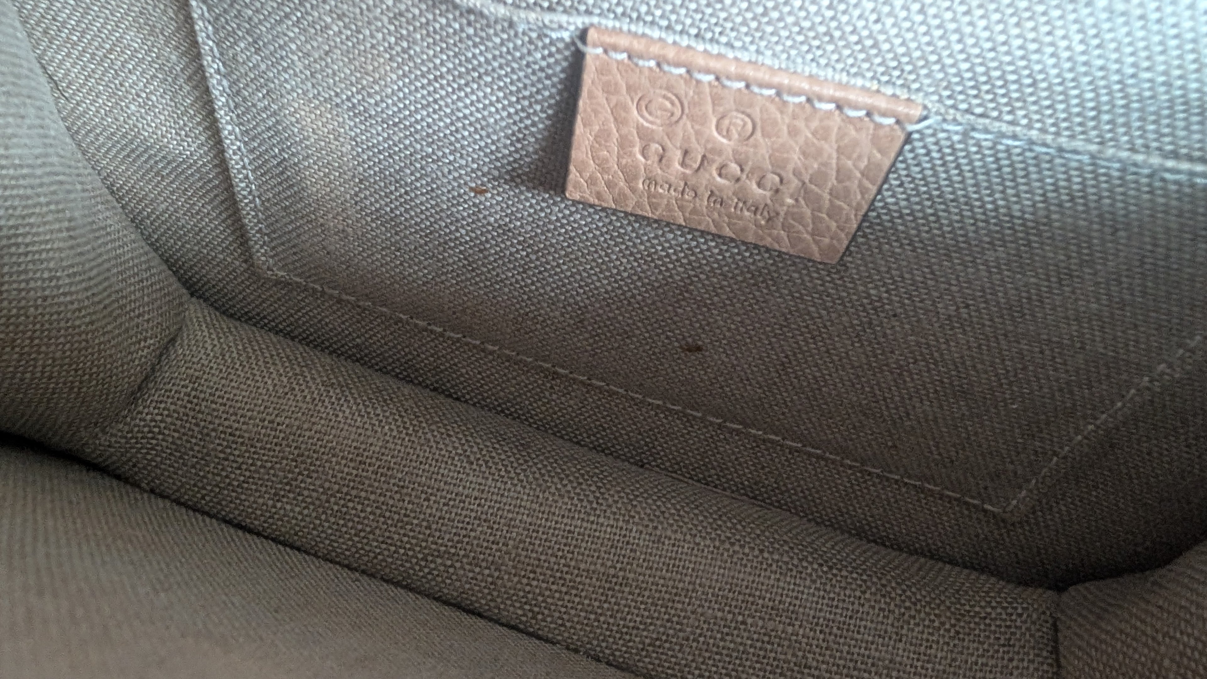 marks inside Pre-owned Beige Gucci Interlocking GG handbag