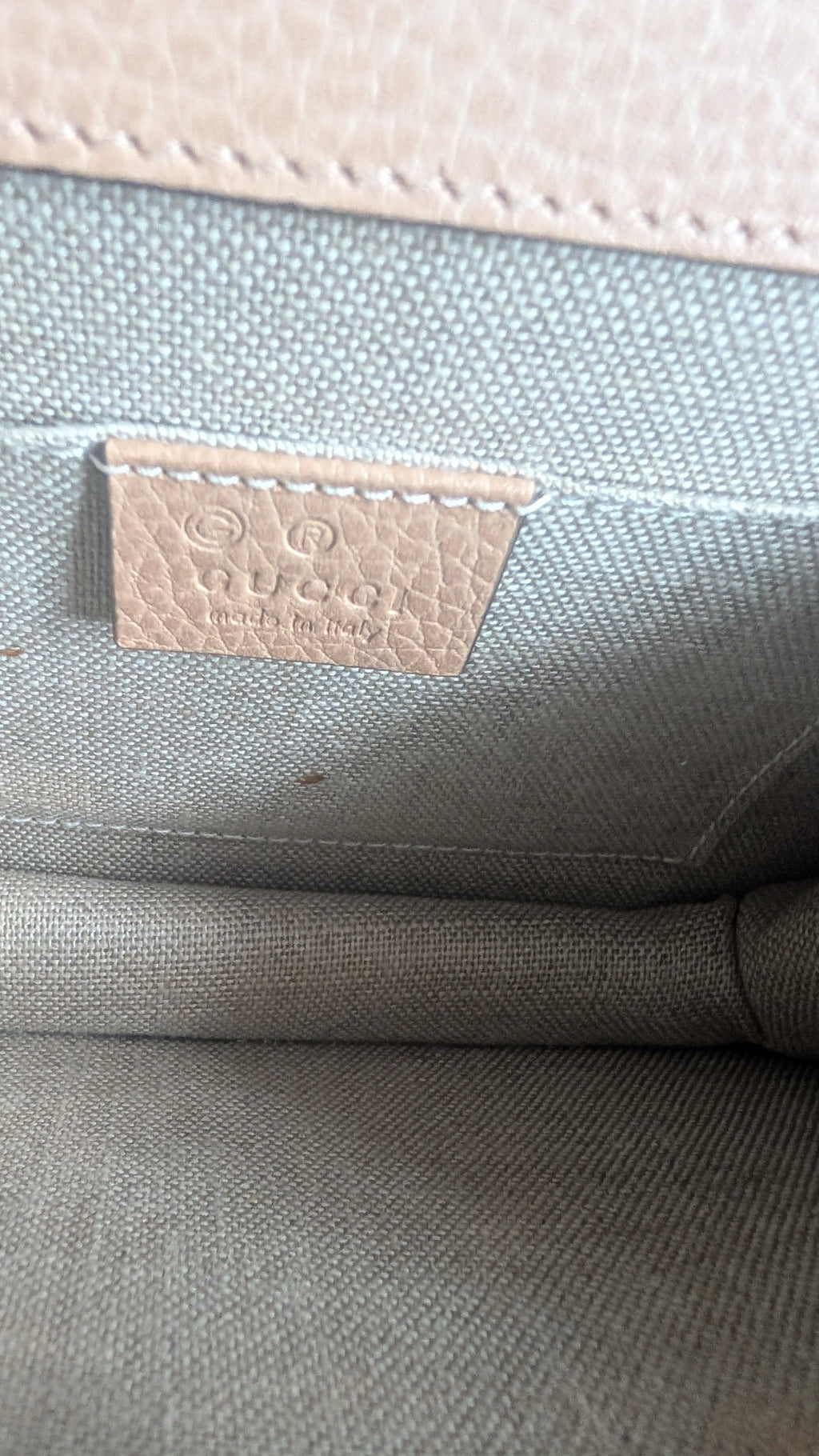 gucci leather label Pre-owned Beige Gucci Interlocking GG handbag