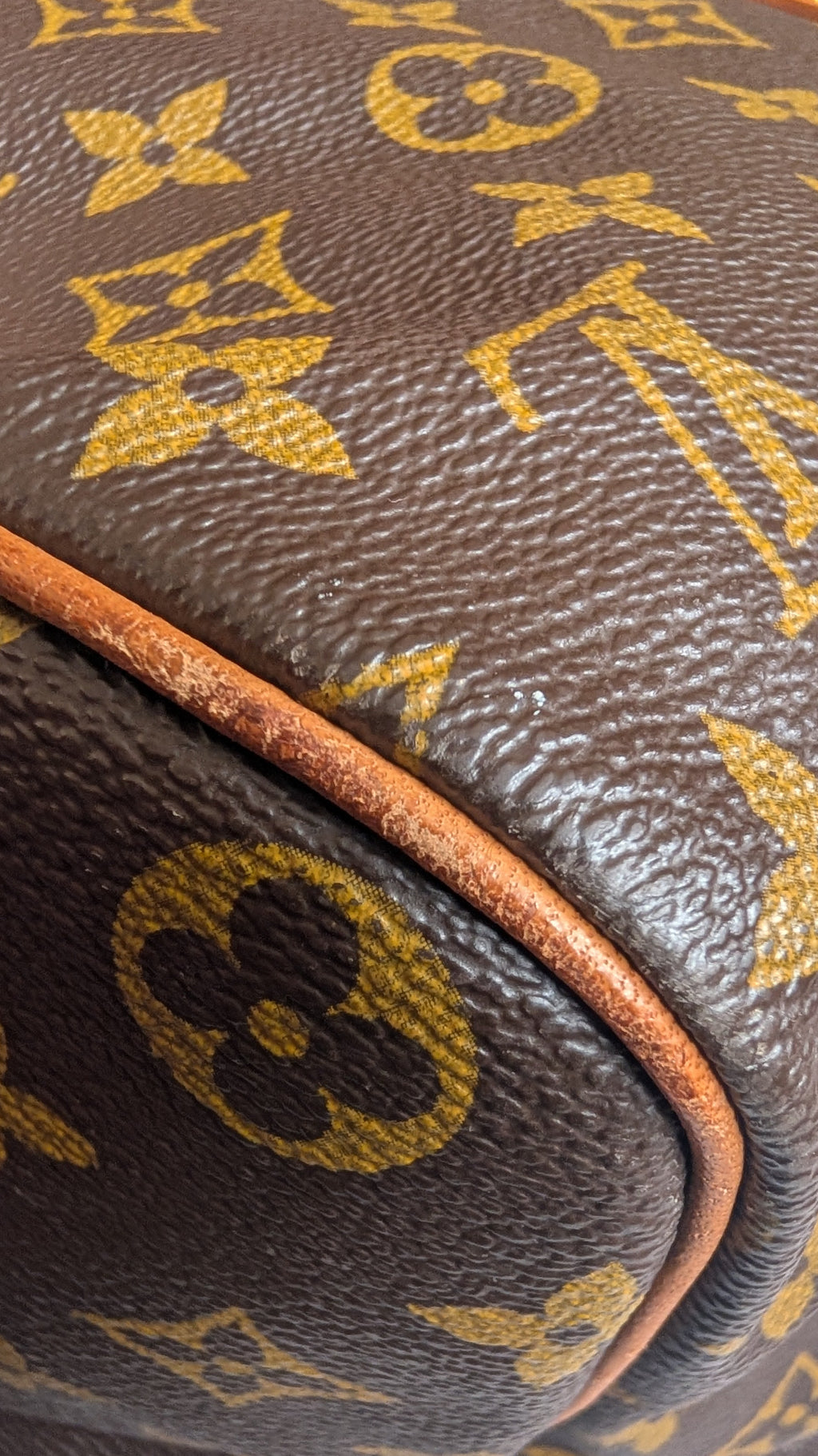 corner 1 condition Pre-Owned Louis Vuitton Keepall 45 Sac Souple Model Duffle bag
