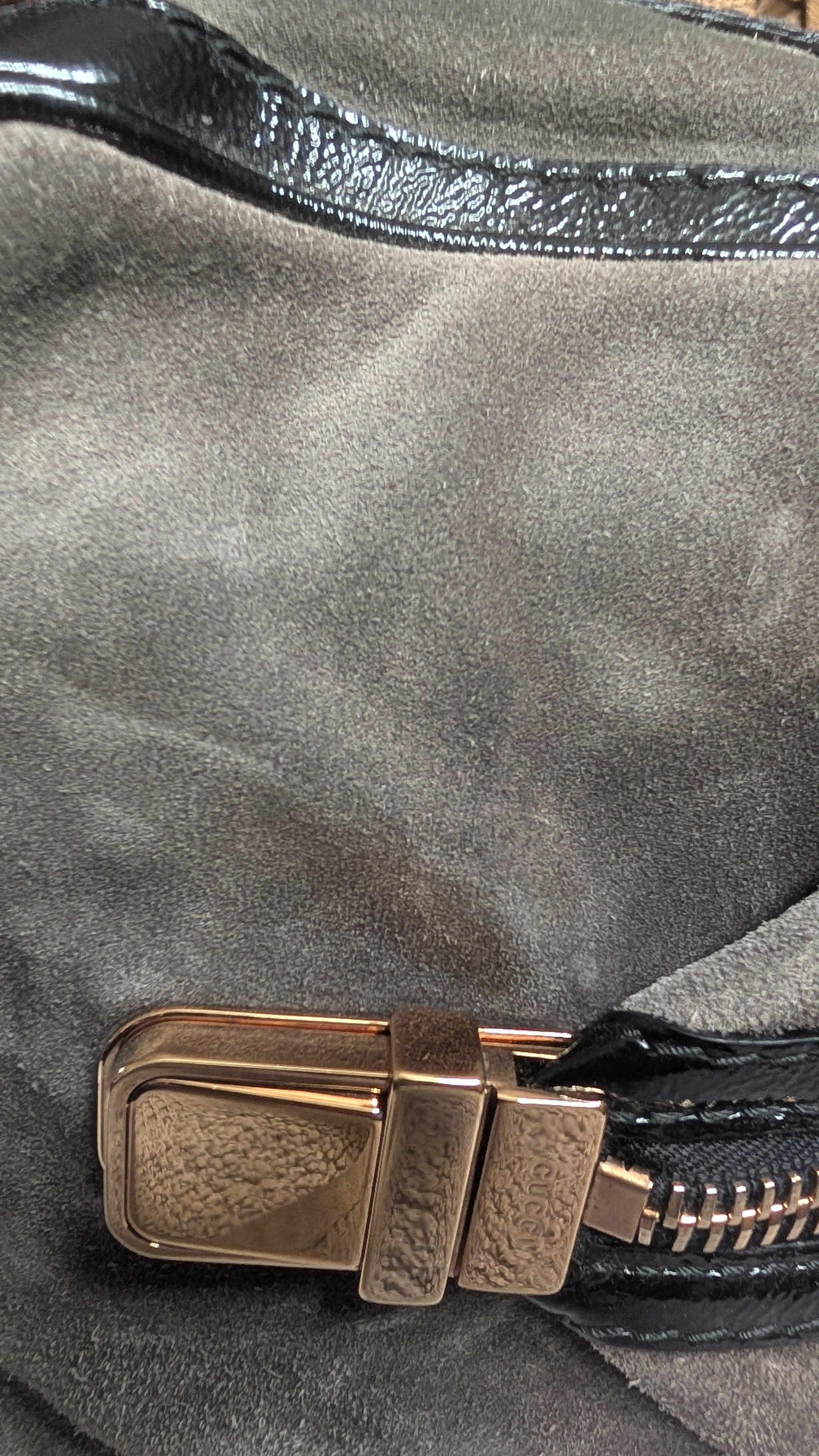hardware xonditiin 1nPre-Owned Gucci Grey Suede Aviatrix Boston Bag