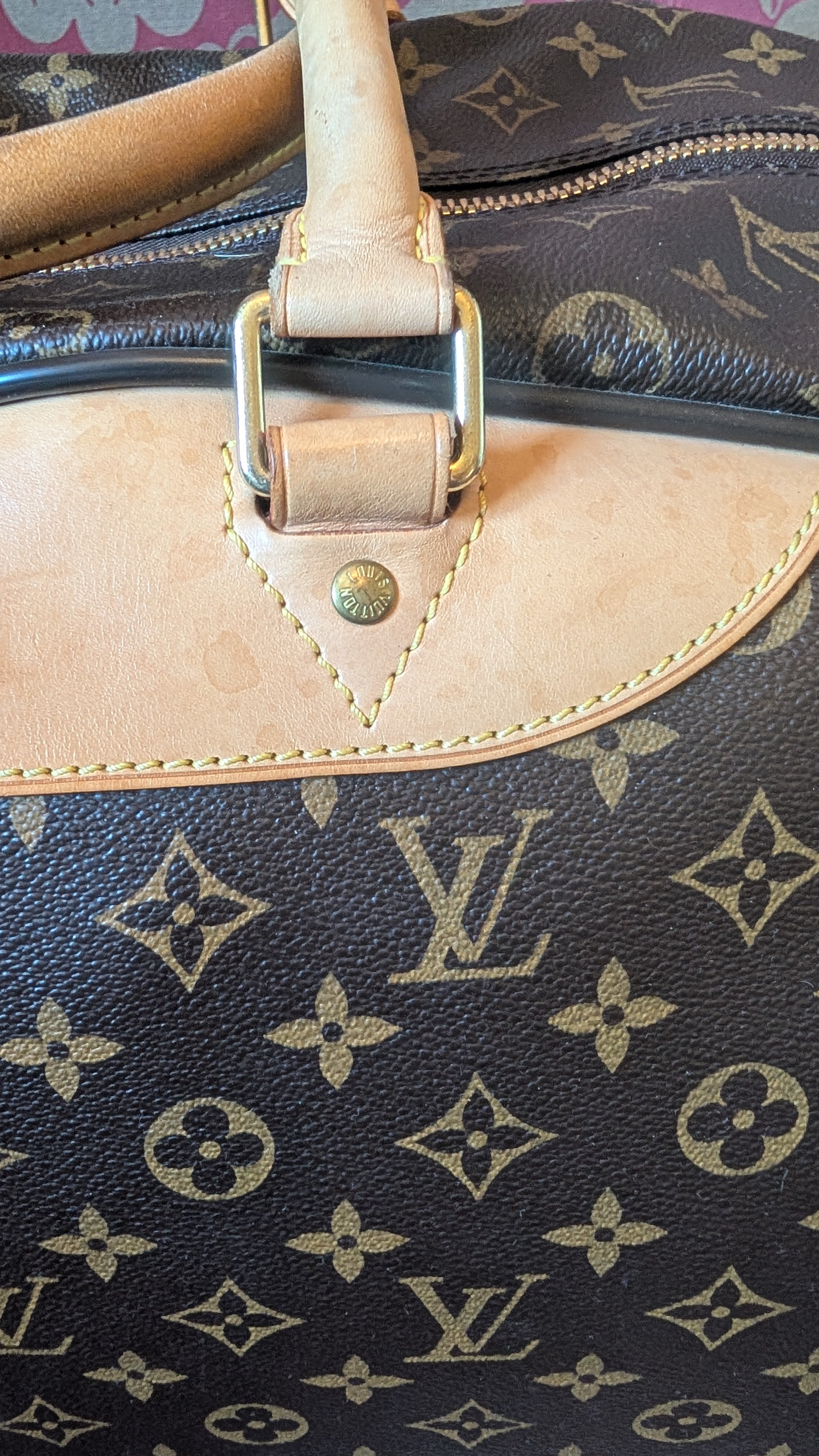 showin condition 1 Pre-Owned Louis Vuitton Monogram Eole 55 Travel Bag Carry Case