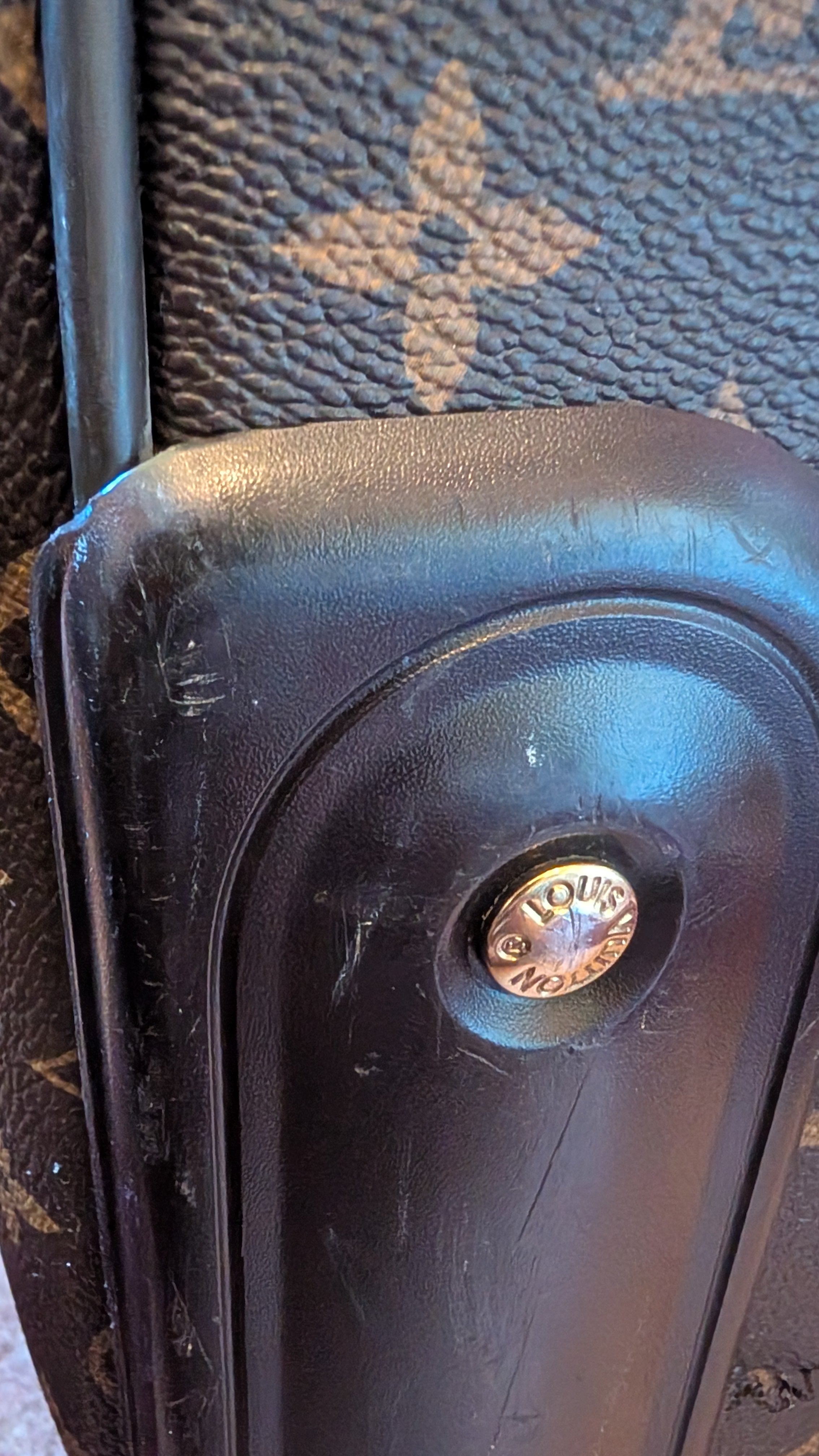 wheel scuffs Pre-Owned Louis Vuitton Monogram Eole 55 Travel Bag Carry Case