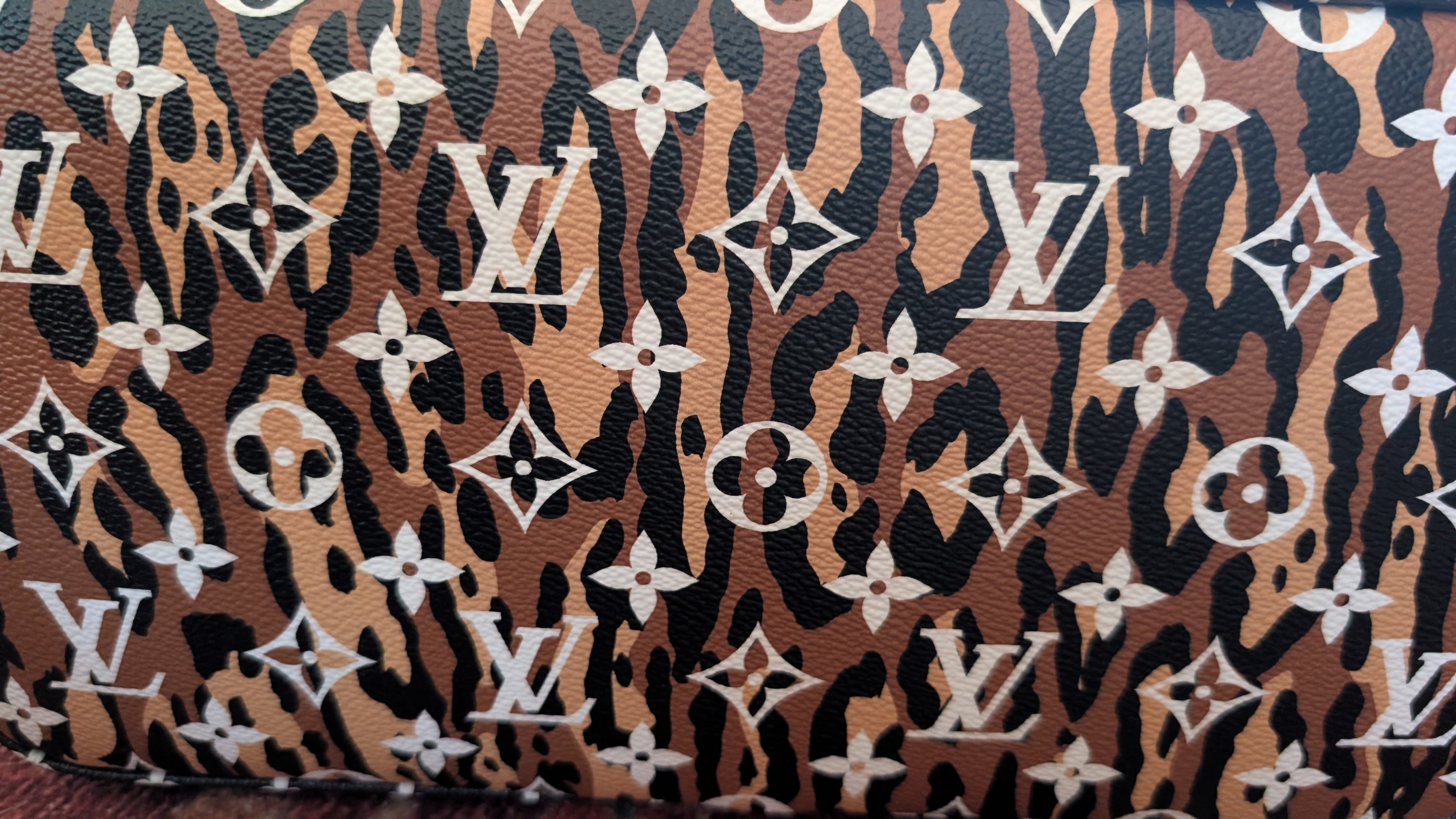 bottom Pre-Owned Louis Vuitton Jungle Neverfull MM Limited Edition with Matching Pouch