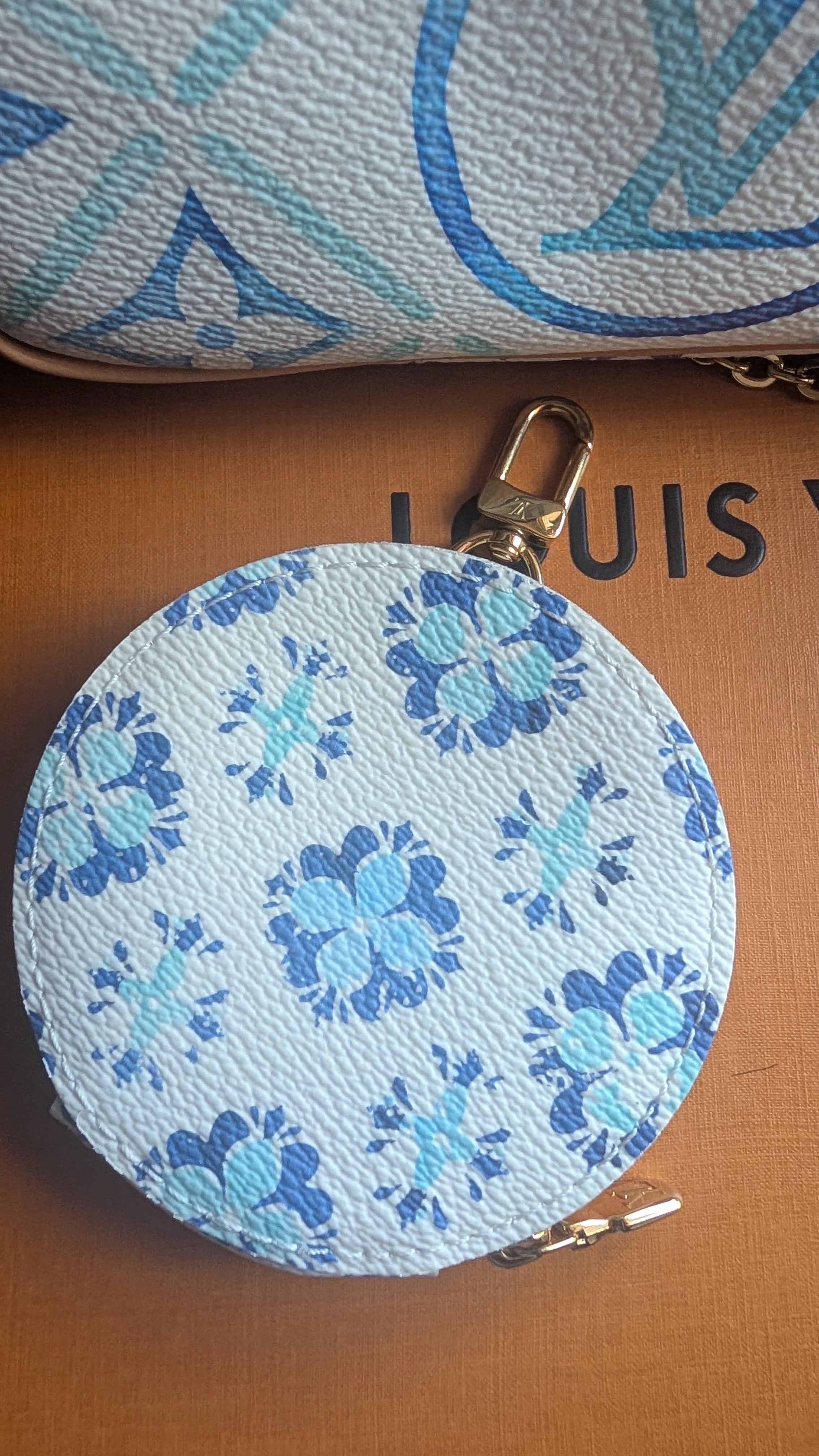 coin purse Pre-Owned Louis Vuitton Multi Pochette Accessories Crossbody By The Pool