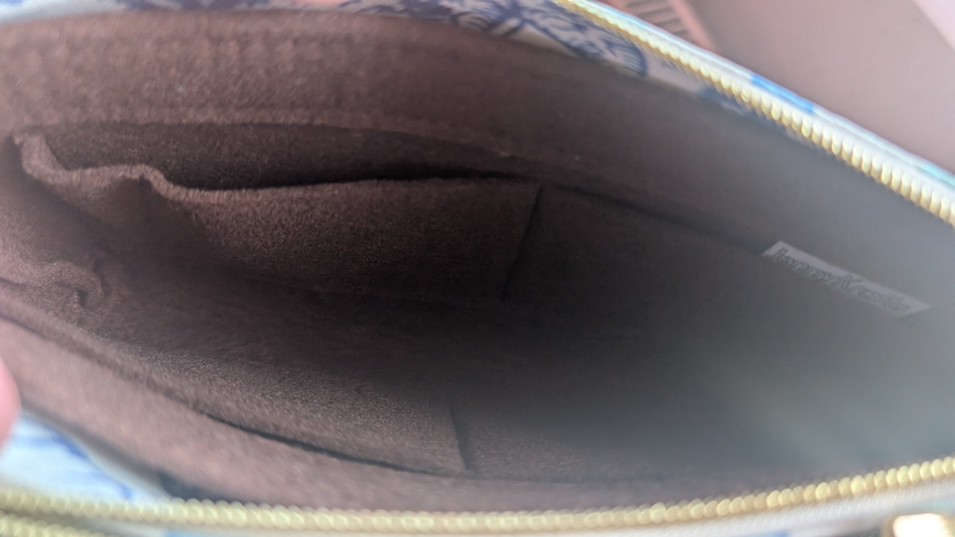inside Pre-Owned Louis Vuitton Multi Pochette Accessories Crossbody By The Pool