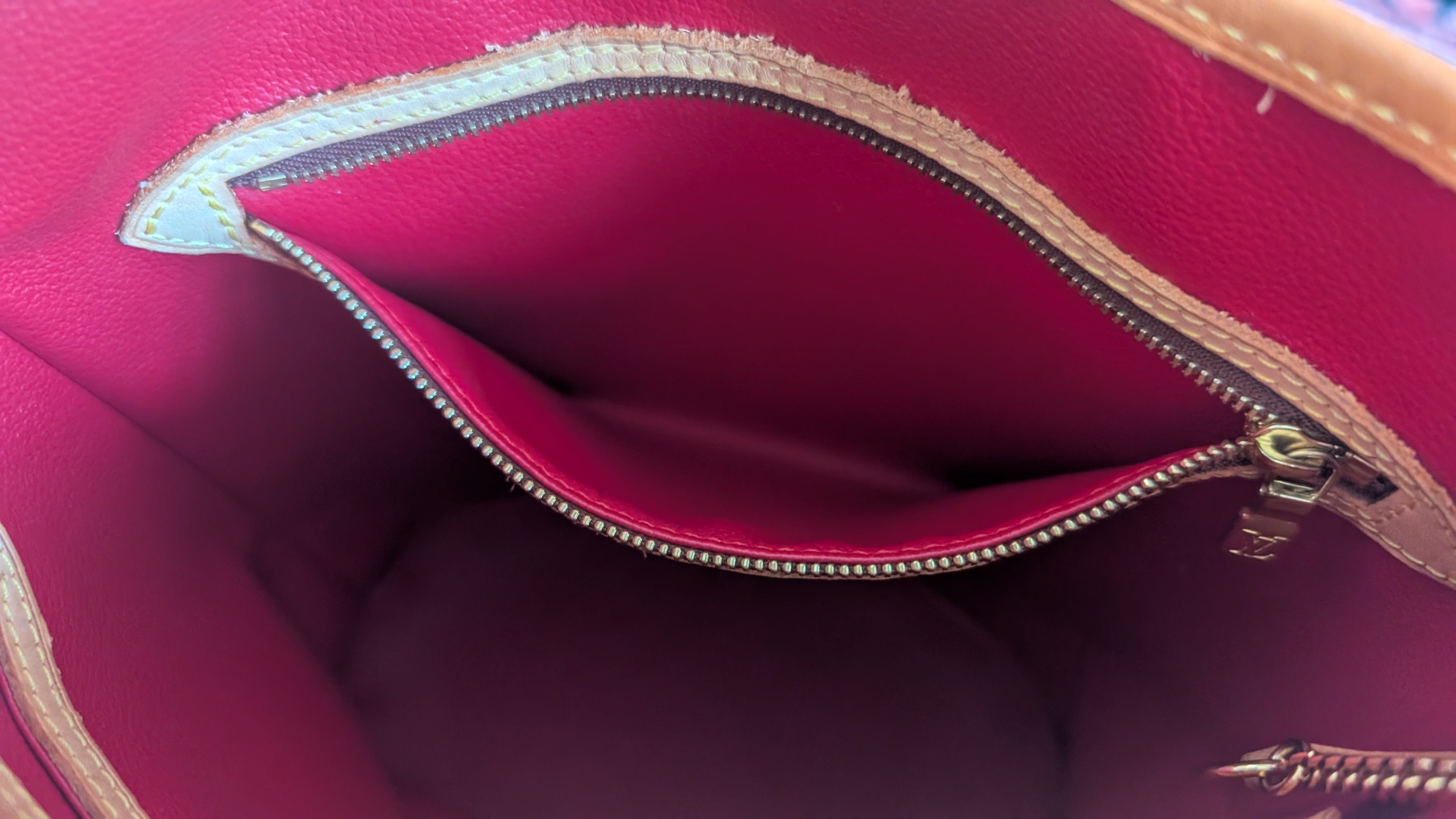 inside pocket Pre-Owned Louis Vuitton x Takashi Murakami Cerises Bucket  with Pochette – Limited Edition
