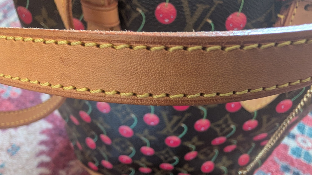 strap xondition Pre-Owned Louis Vuitton x Takashi Murakami Cerises Bucket  with Pochette – Limited Edition