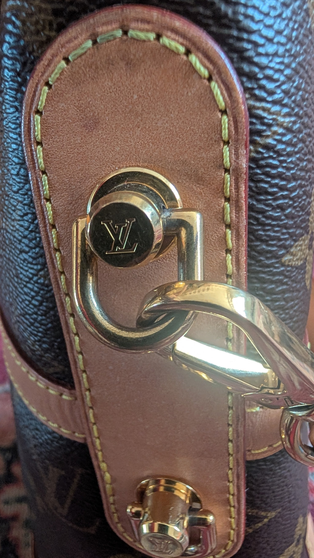HARDWARE Pre-Owned Louis Vuitton Duffle Bucket Monogram Canvas - Full Set