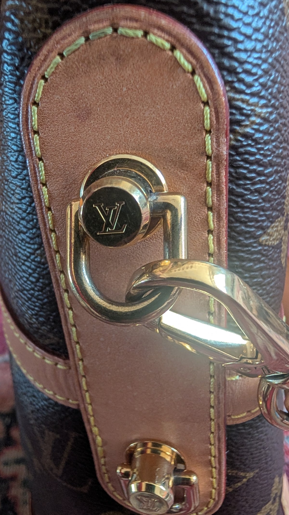 HARDWARE Pre-Owned Louis Vuitton Duffle Bucket Monogram Canvas - Full Set