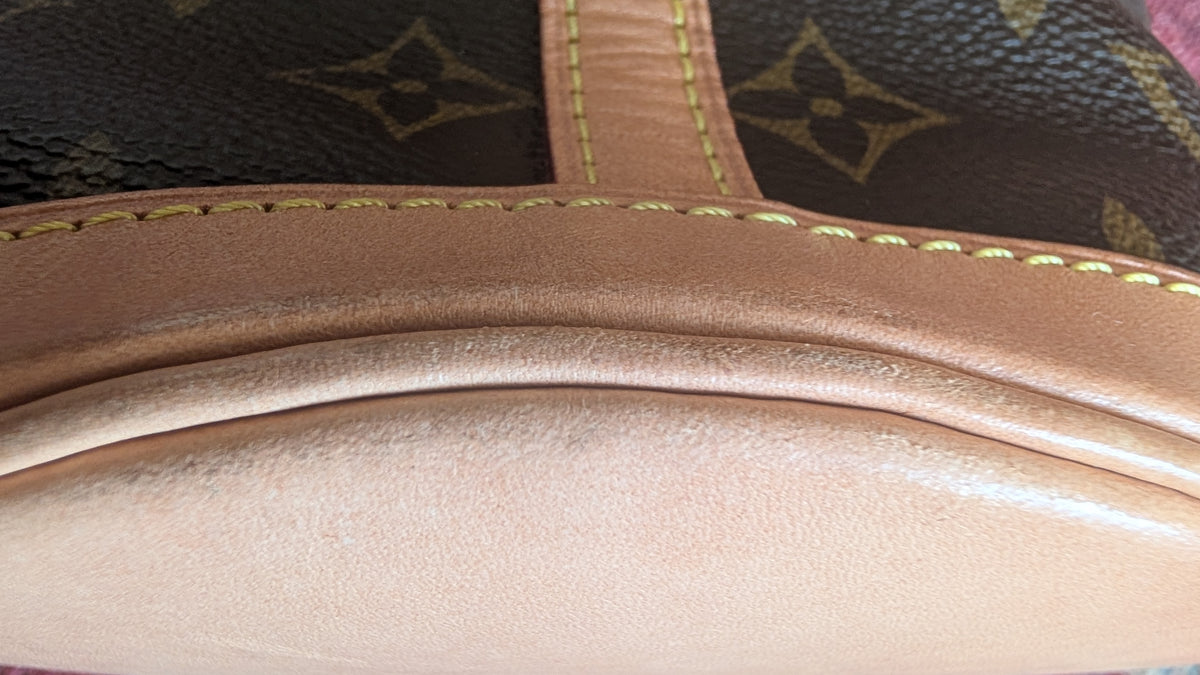 BOTTOM CONDITION Pre-Owned Louis Vuitton Duffle Bucket Monogram Canvas - Full Set