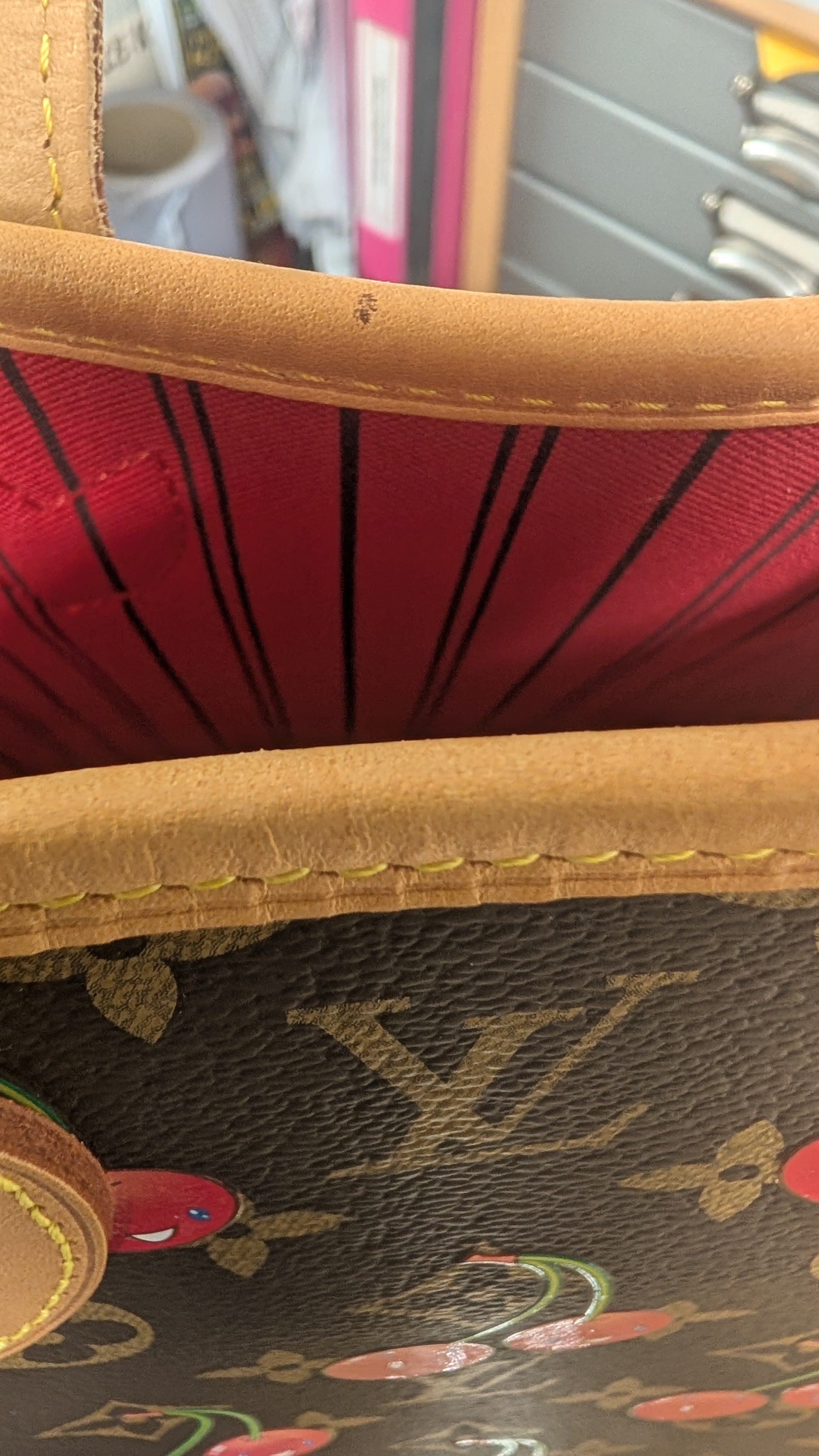 leather condition Pre-Owned Louis Vuitton x Takashi Murakami Cherry Neverfull MM Tote Bag with Pouch