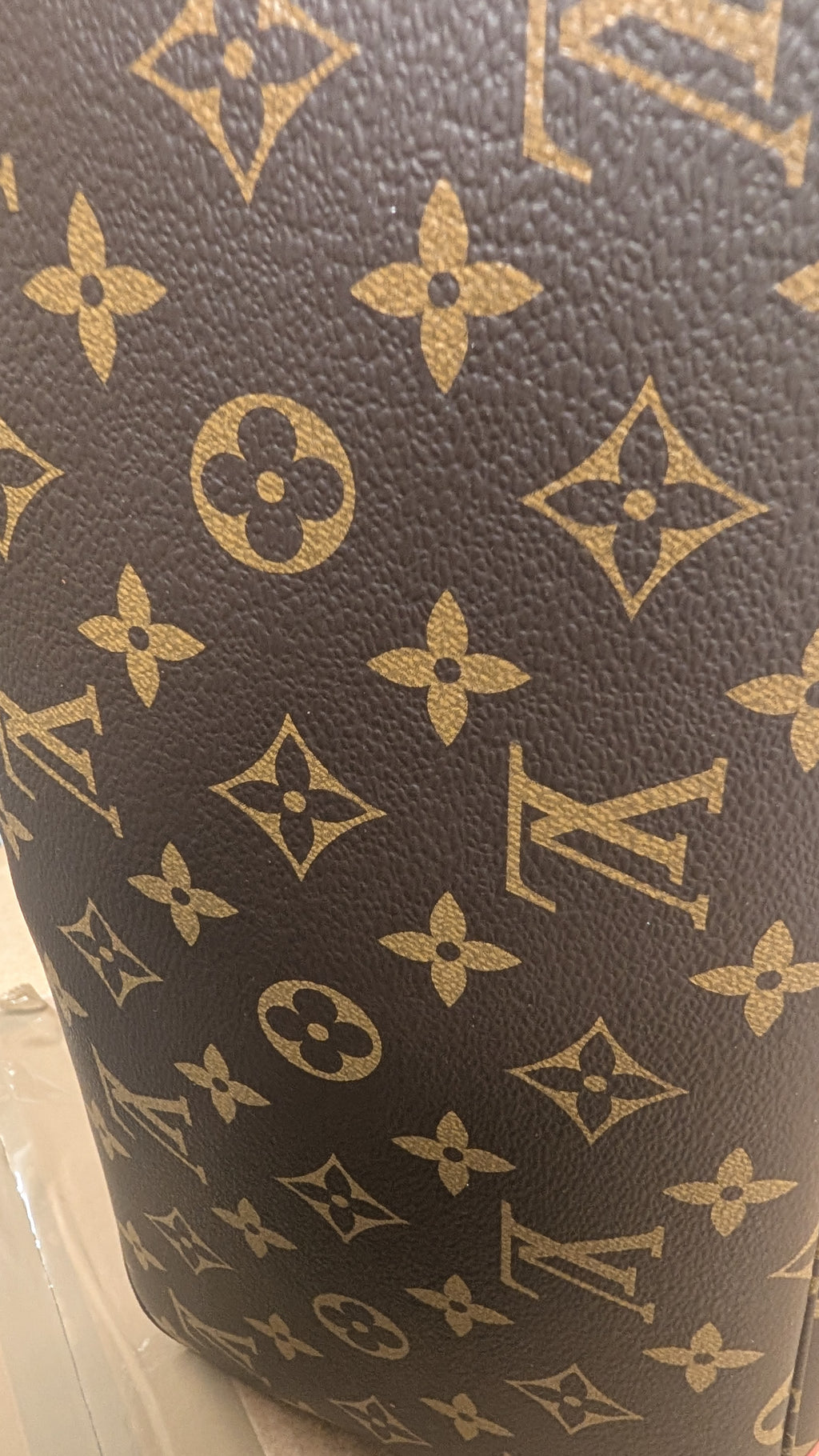 bottom Pre-Owned Louis Vuitton x Takashi Murakami Cherry Neverfull MM Tote Bag with Pouch