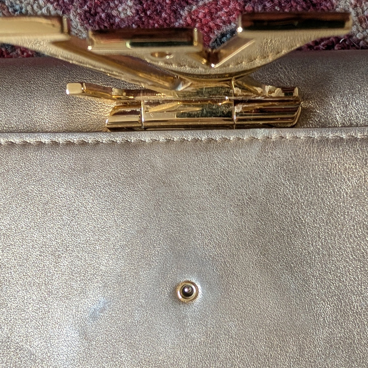 hardware Pre-Owned Louis Vuitton Louise GM Clutch – Metallic Champagne Leather