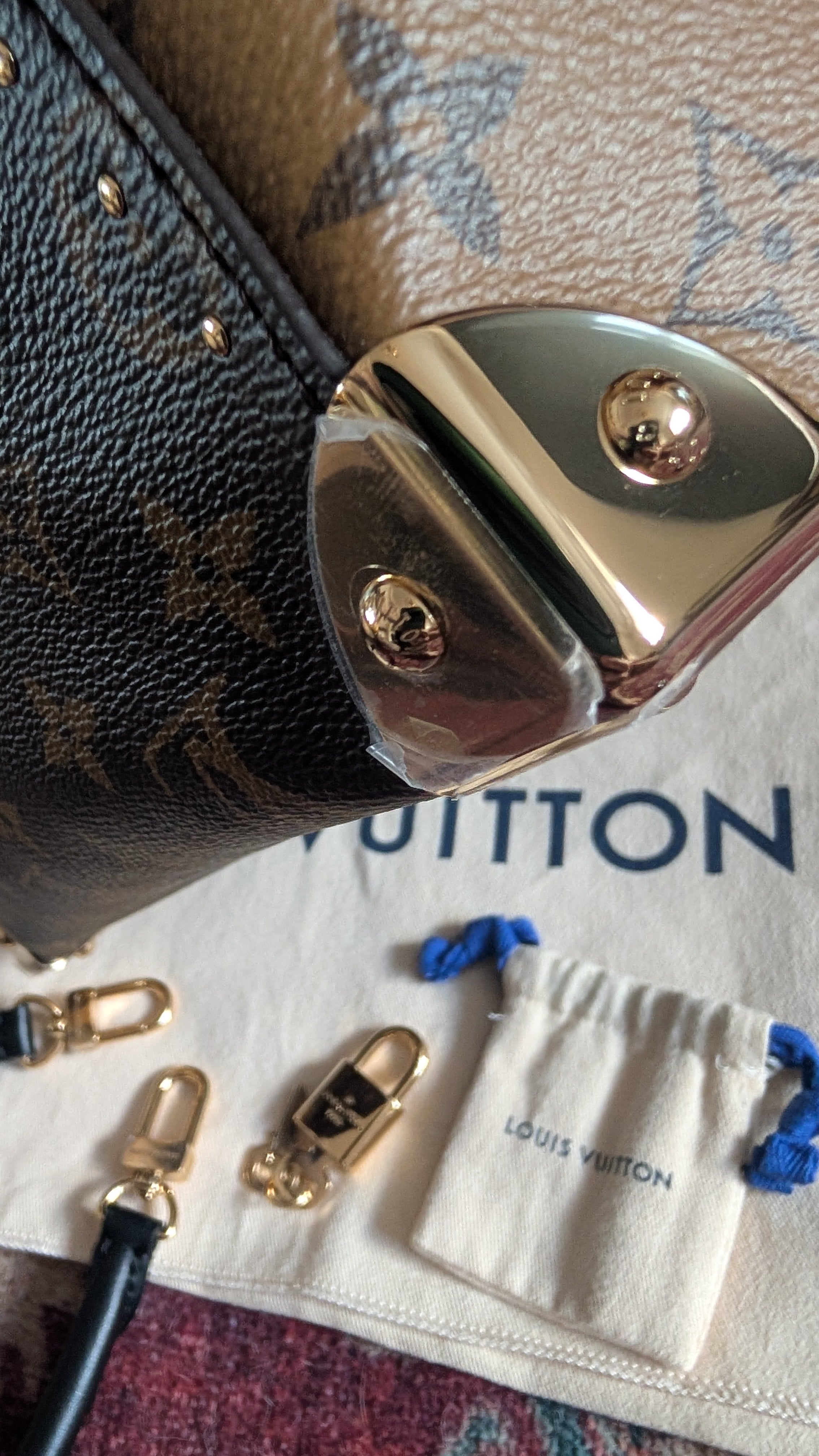 corner 3 Pre-Owned Louis Vuitton Speedy Trunk 25 Monogram