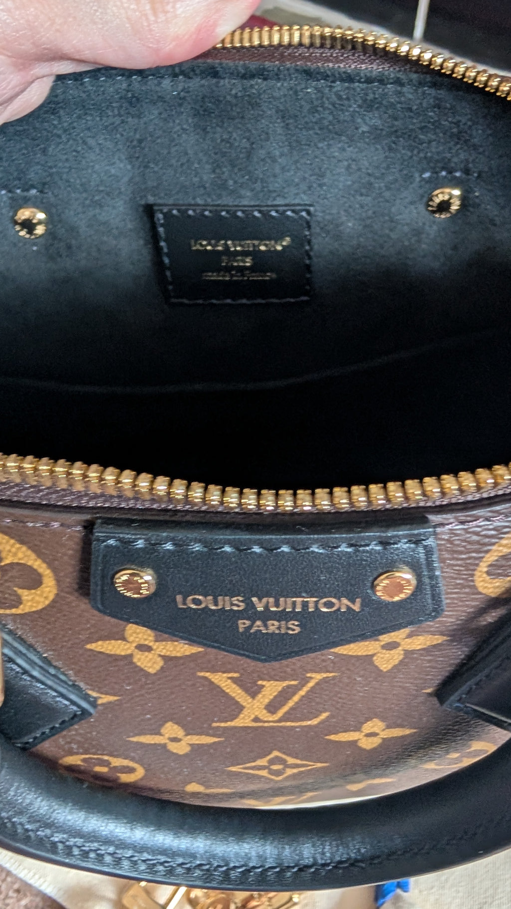 inside Pre-Owned Louis Vuitton Speedy Trunk 25 Monogram