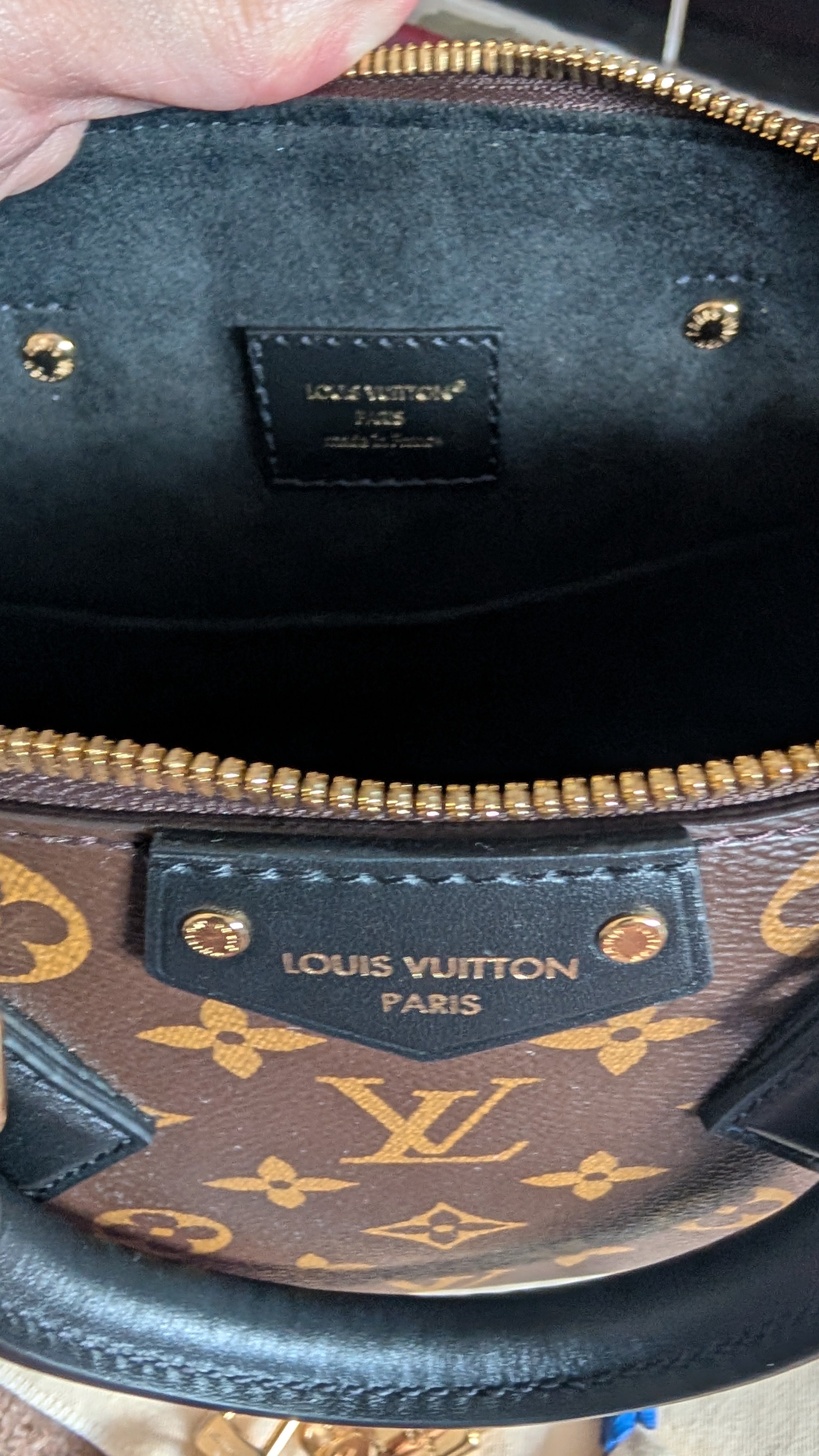 inside Pre-Owned Louis Vuitton Speedy Trunk 25 Monogram